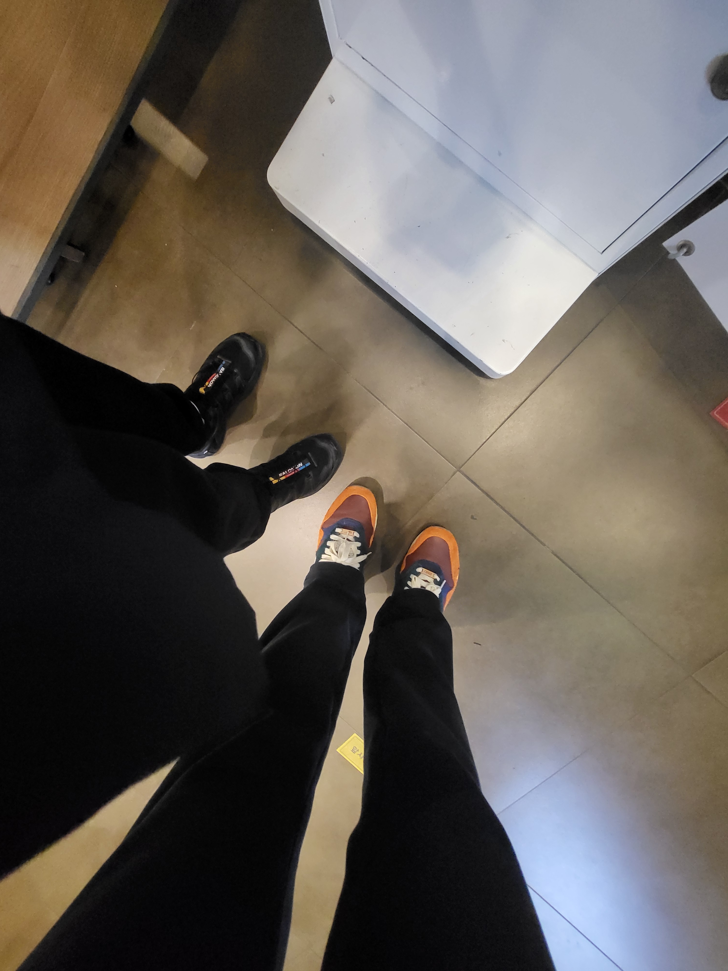 Salomon XT-6 ADV Black, Nike x Kasina Air Max 1 SP Won-Ang Orange 착용 스타일