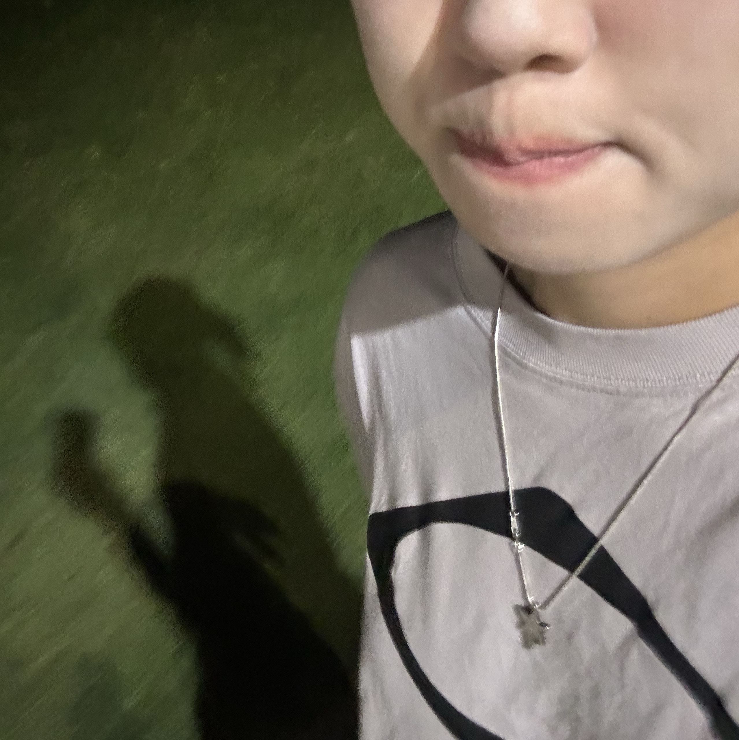 (W) Mischief Rhombus Blur T-Shirts Light Blue Grey 착용 스타일