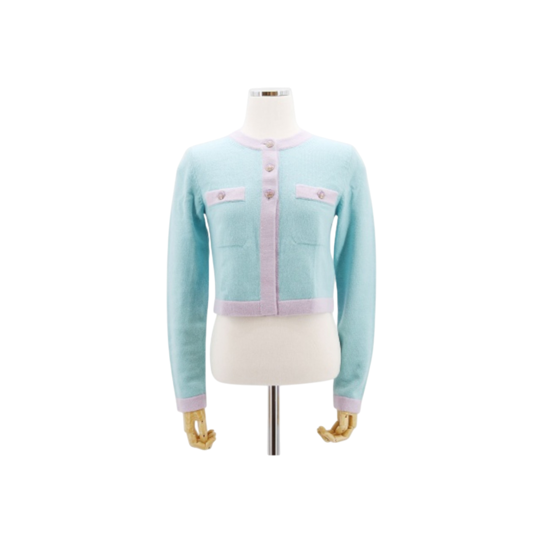 ITNFQM8PSLQR Chanel 24C Two Tone & Three Button Cardigan P76462