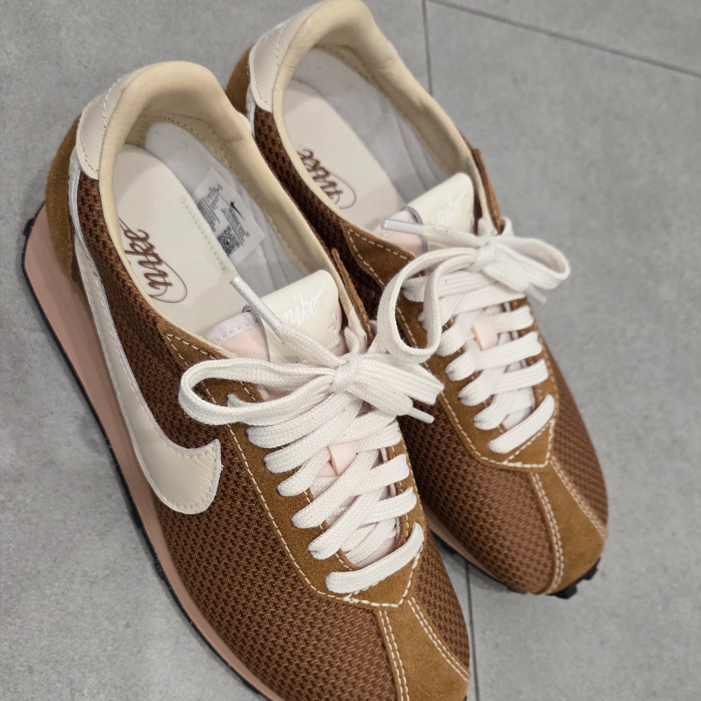 Nike LD-1000 Baroque Brown Hemp 착용 스타일