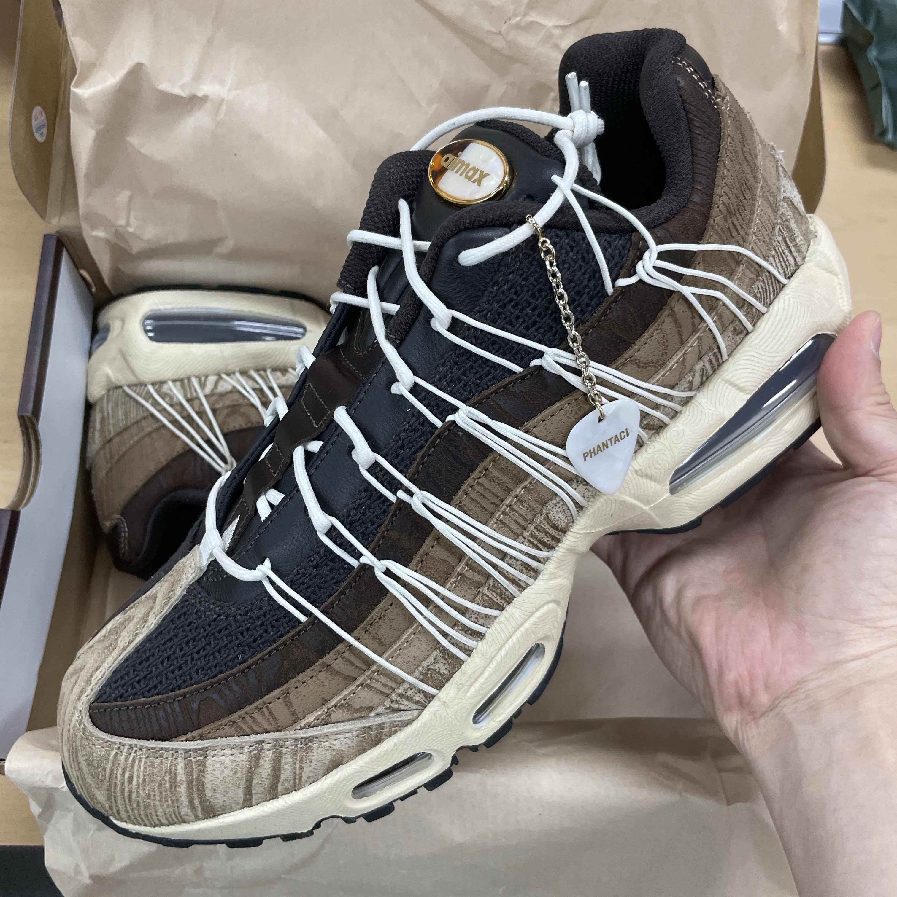 Nike x Phantaci Air max 95 Sanddrift Brown 착용 스타일