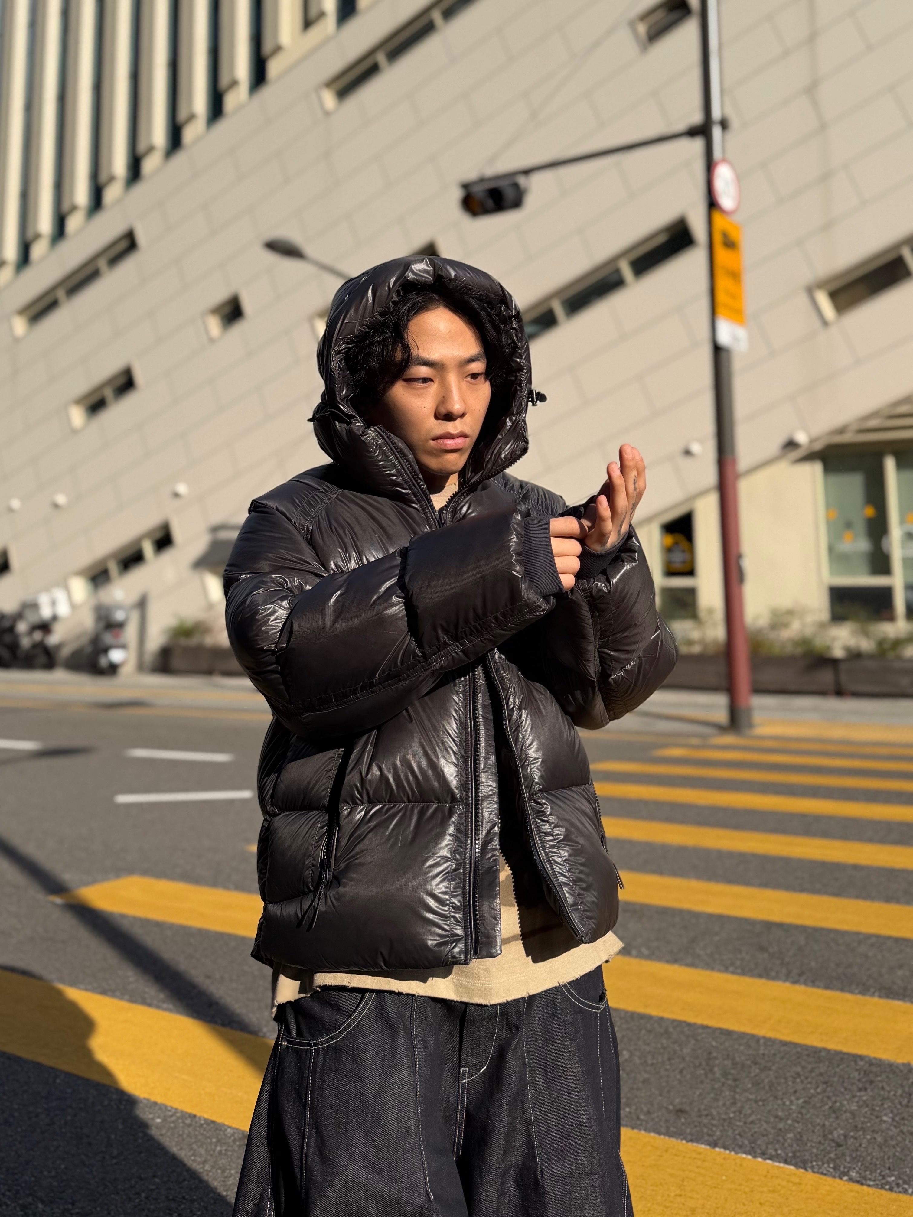 Musinsa Standard Synthetic Leather Puffer Short Padding Jacket Black, Balenciaga Cargo Sneakers White Grey 착용 스타일 - 8