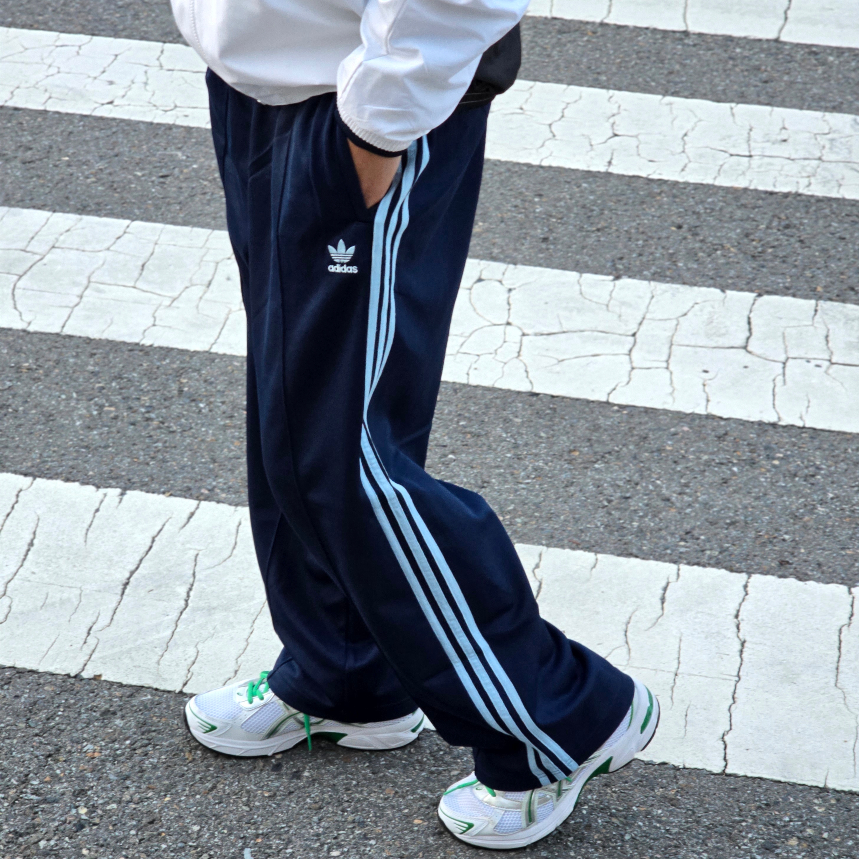 Adidas Originals Adicolor Buggy Fit Firebird Track Pants Night Indigo Clear Sky - KR Sizing 착용 스타일 - 2
