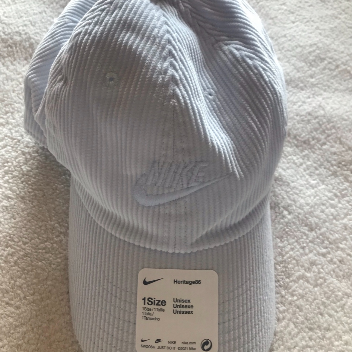 Nike Heritage 86 Corduroy Cap White 착용 스타일