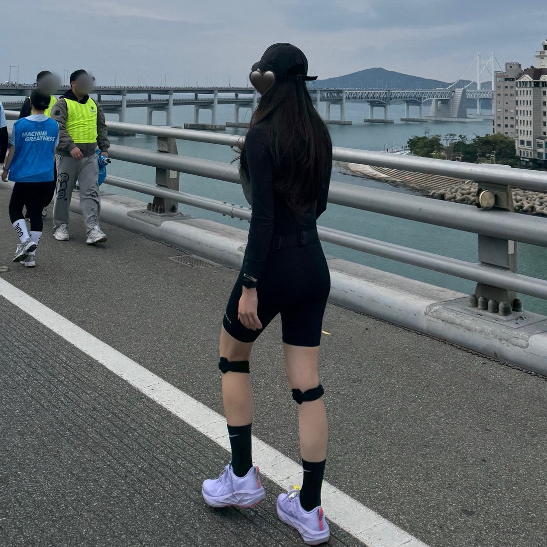 (W) Asics Novablast 5 Tokyo Vapor Edo Purple 착용 스타일 - 3