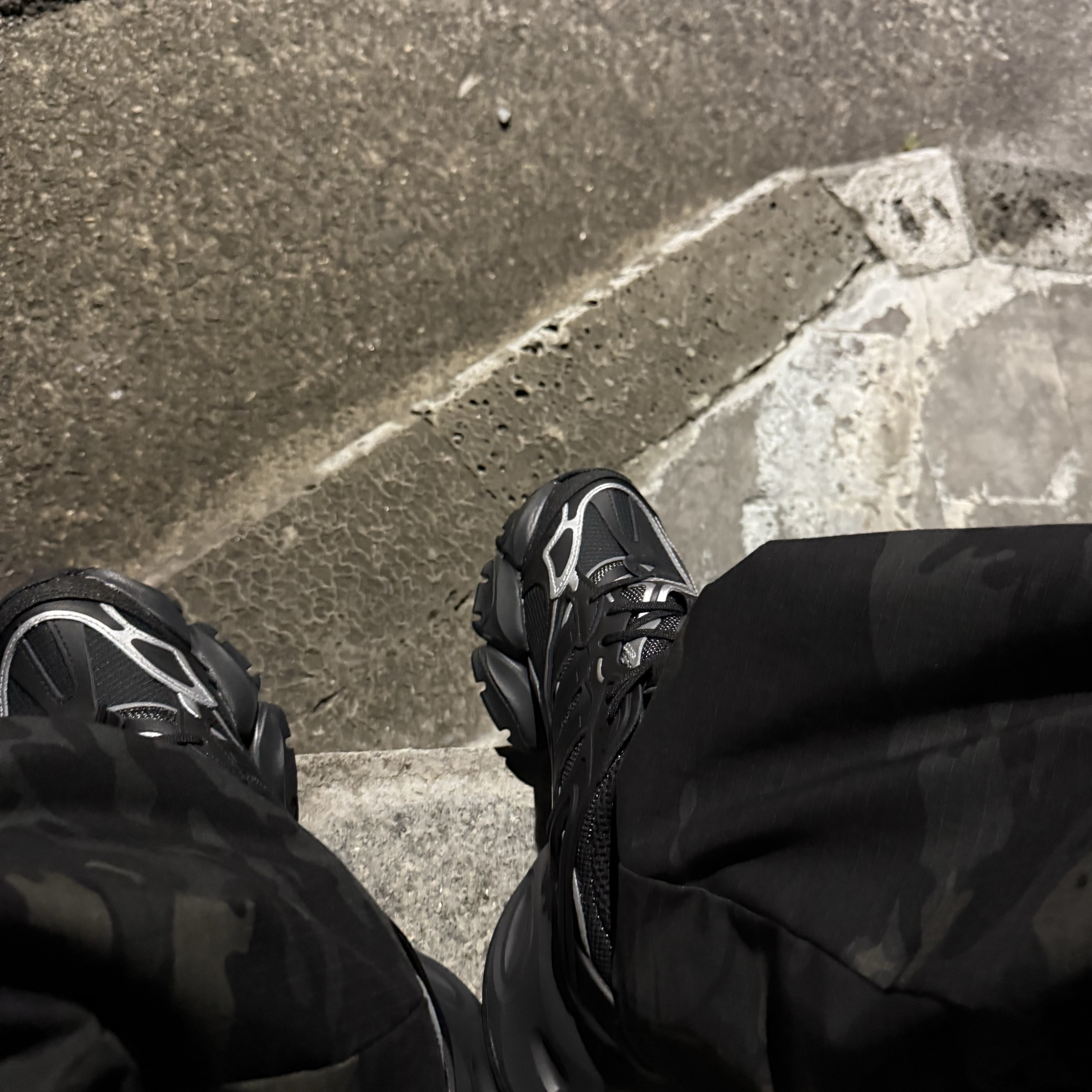 Adidas Vento XLG Deluxe Black Silver 착용 스타일