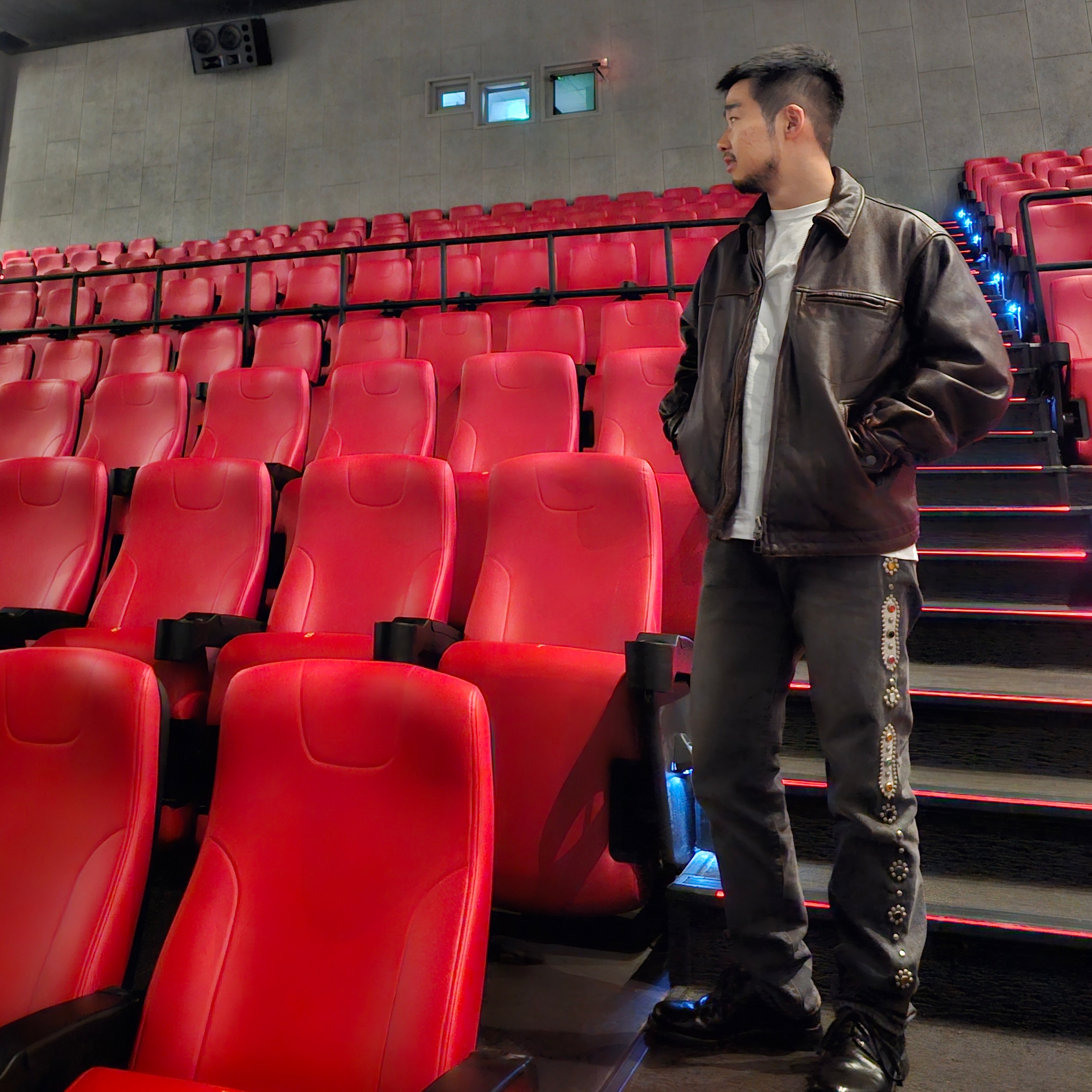Kapital 14 oz. Denim 5P Monkey Cisco Gemstone Pants Black 착용 스타일 - 2