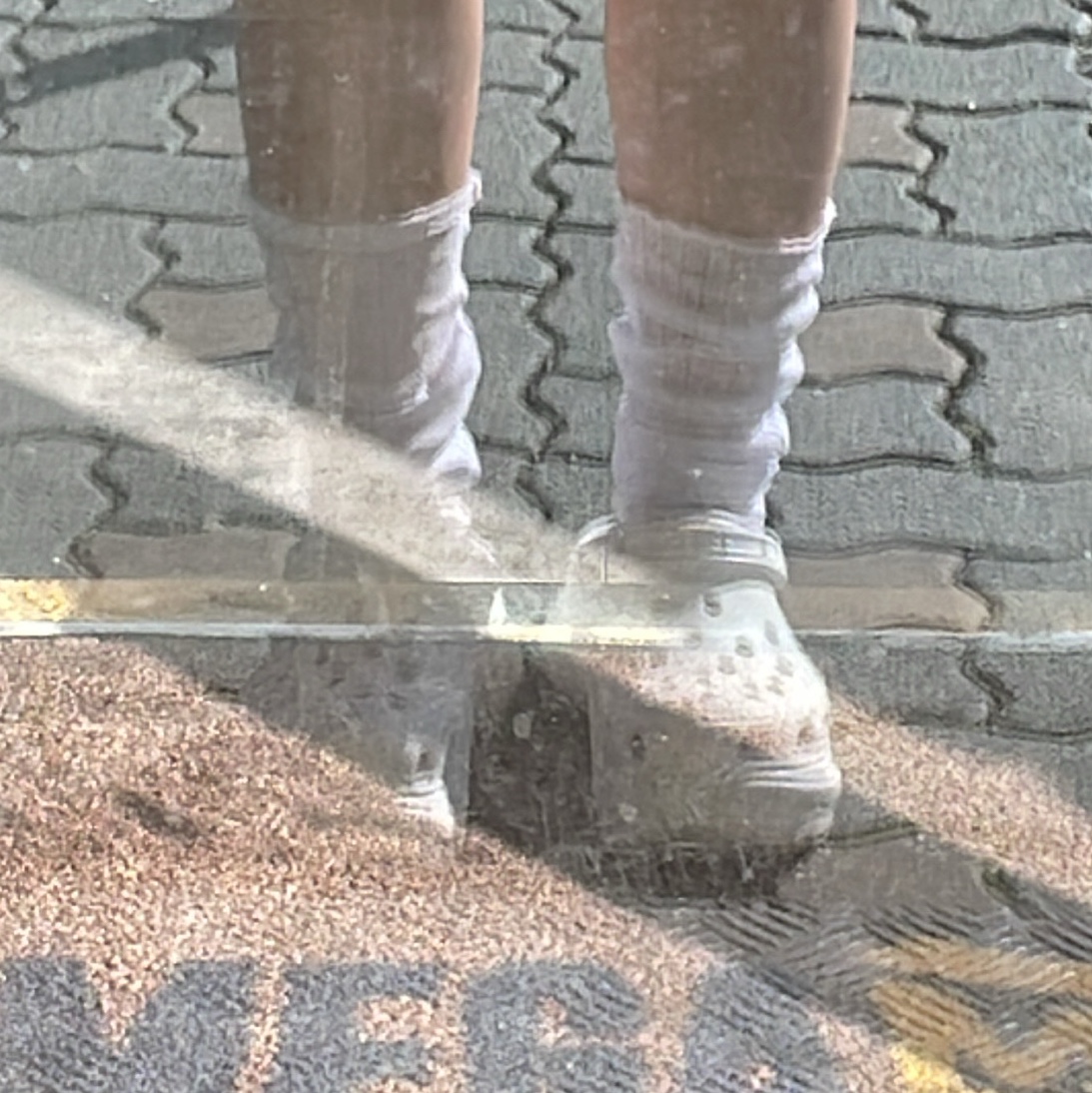 Crocs Bella Clog White 착용 스타일