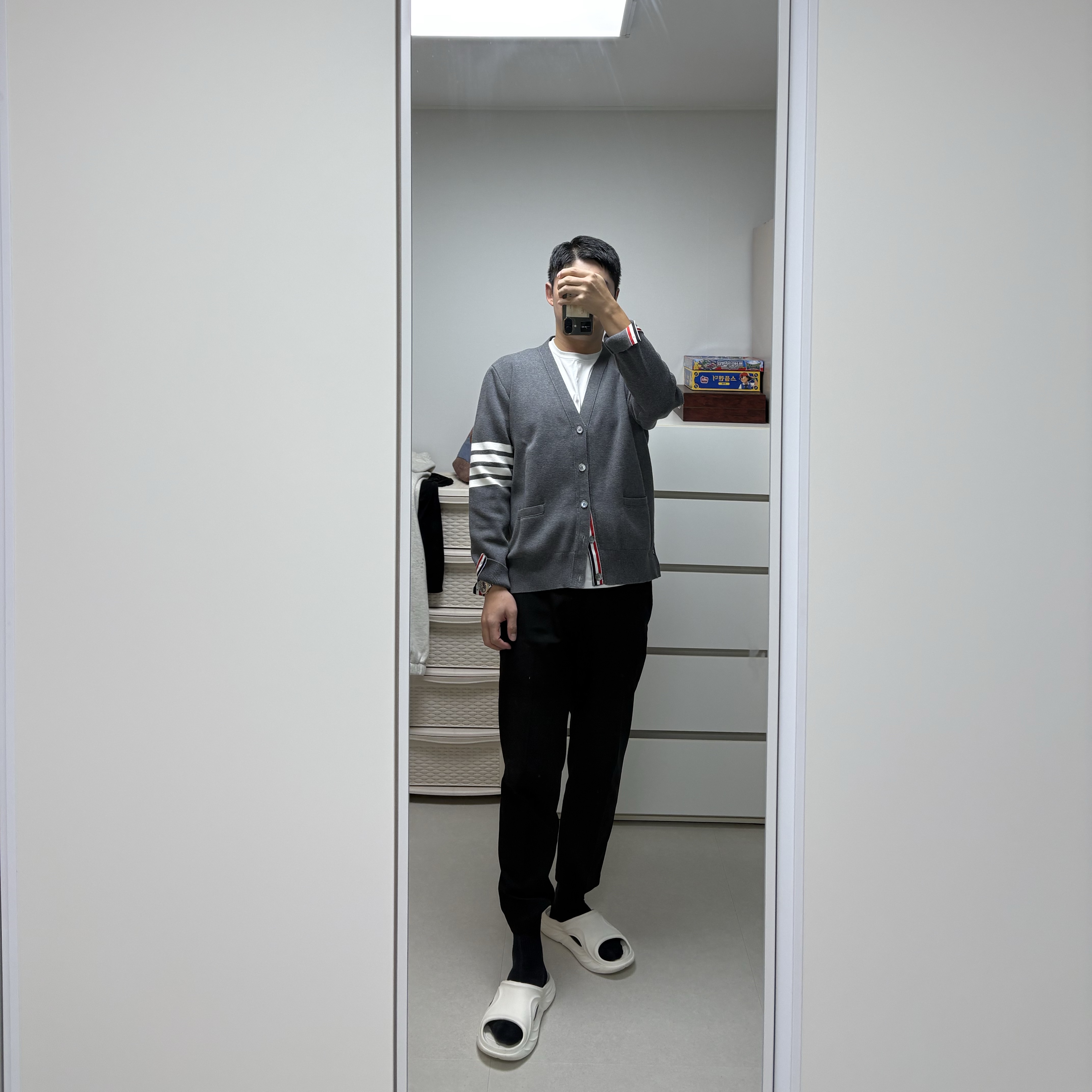 Thom Browne Milano Stitch 4-Bar Cardigan Medium Grey 착용 스타일