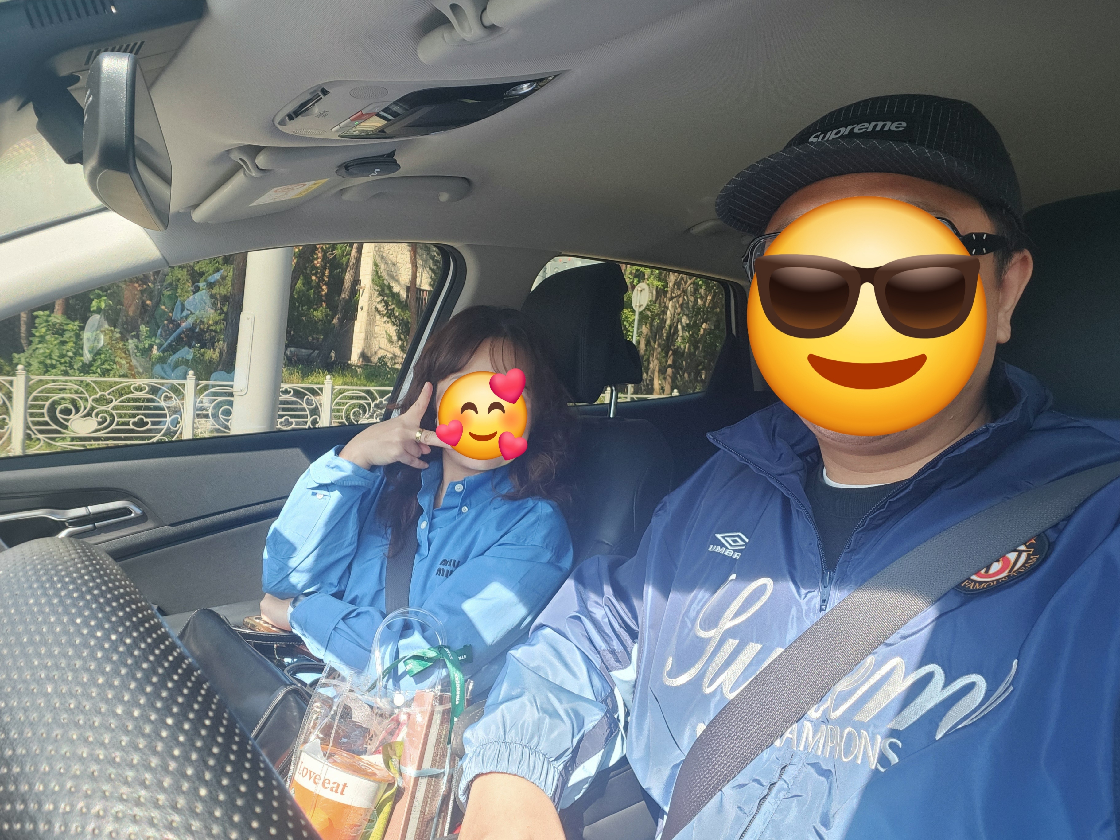 (W) Miu Miu Cropped Poplin Shirt Periwinkle Blue, Supreme x Umbro Gradient Track Jacket Navy - 25FW 착용 스타일