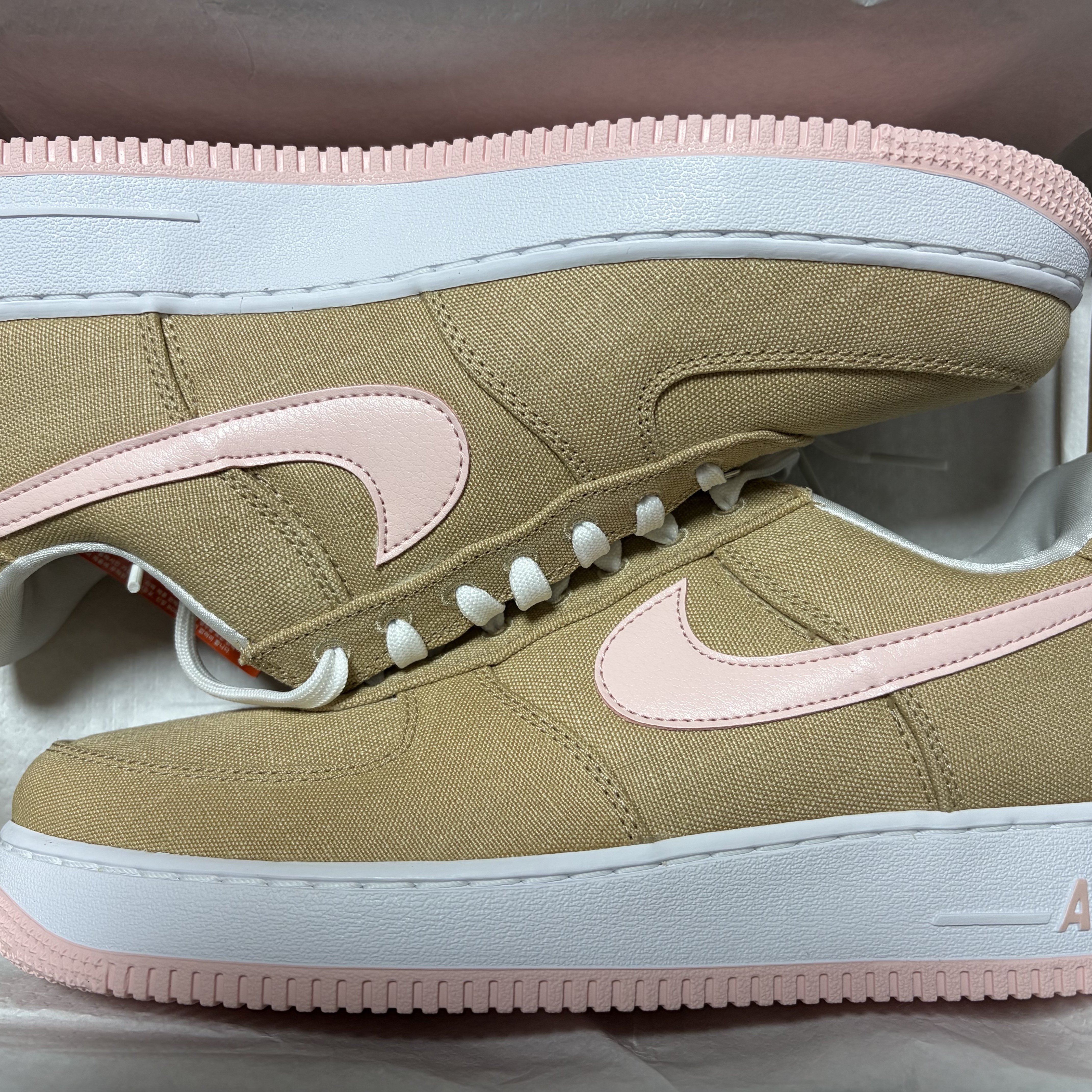 Nike Air Force 1 Low Linen 착용 스타일 - 2