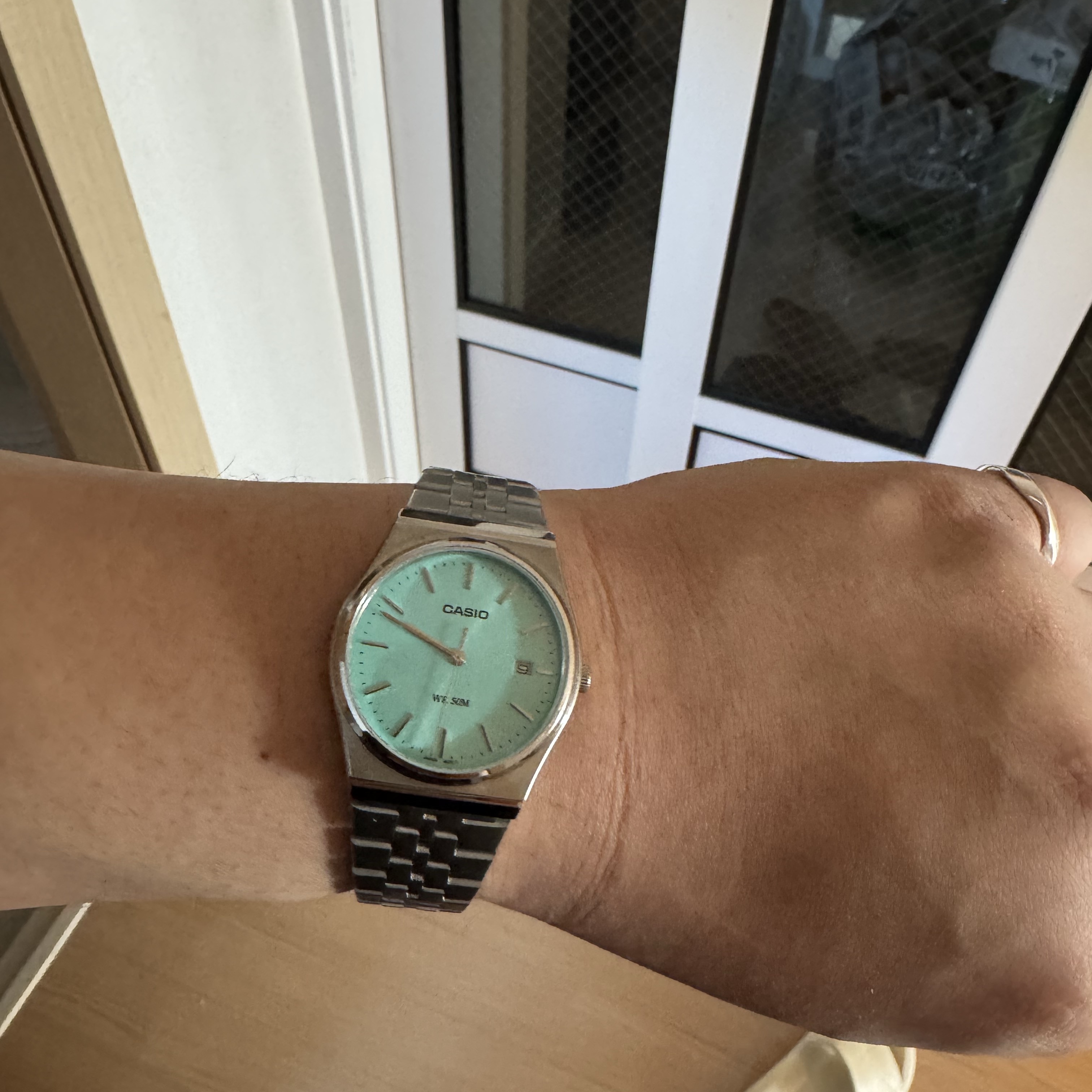Casio MTP-B145D-2A1V 착용 스타일