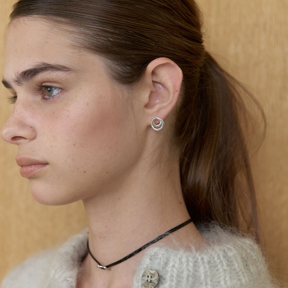 러브미몬스터 동그라미 매듭 귀걸이 실버(lovememonster Circle Knot Earrings Silver) - 3