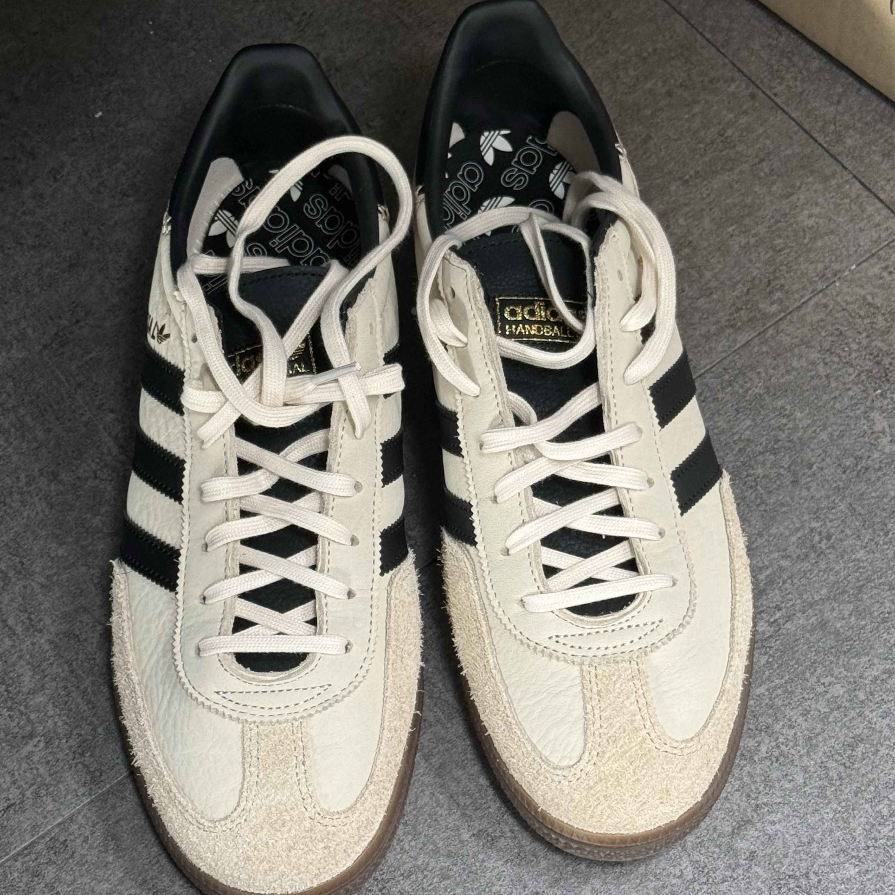 (W) Adidas Spezial Handball Wonder White Core Black 착용 스타일