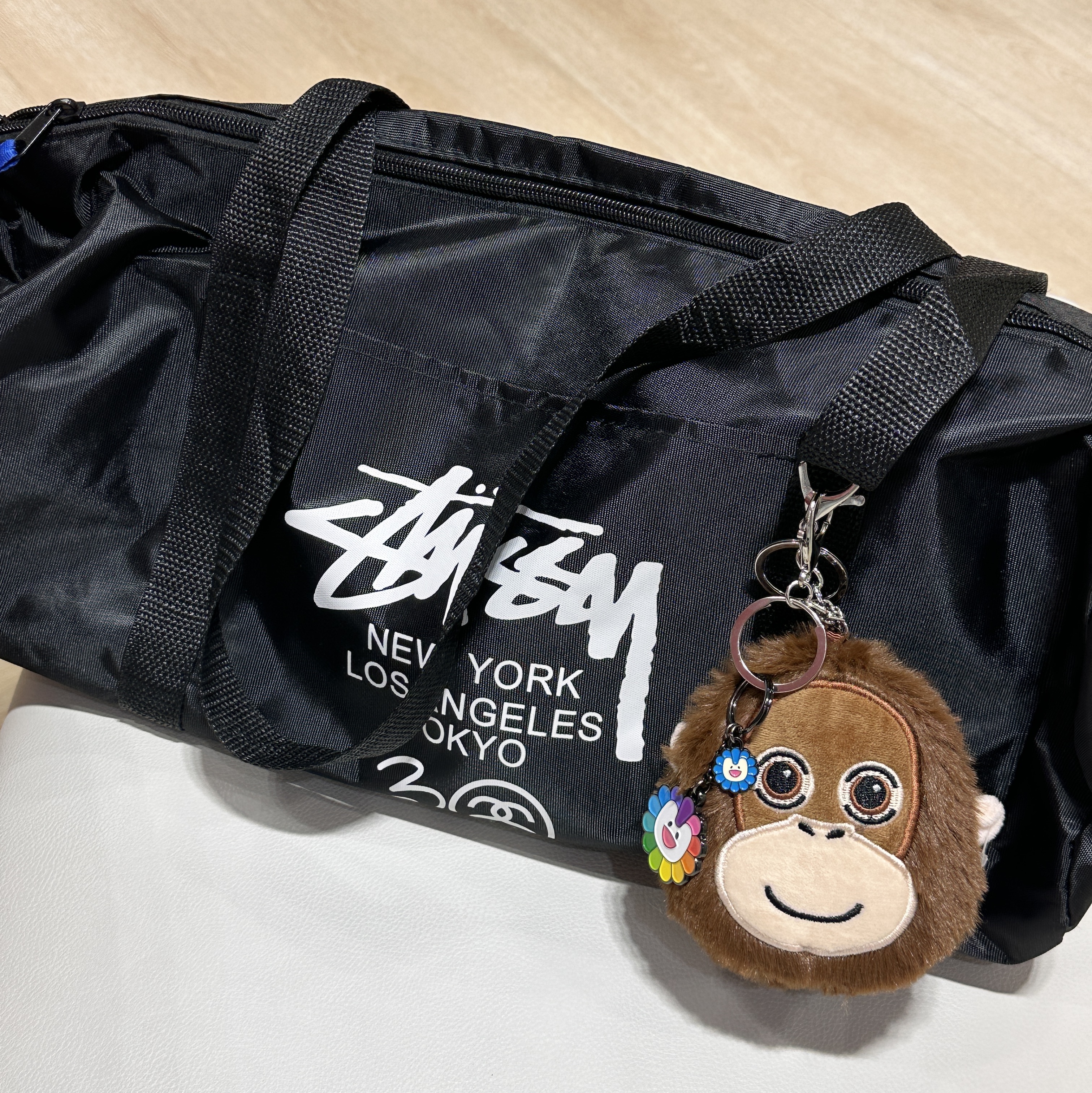 NewJeans x Murakami Metal Keyring Flower 착용 스타일