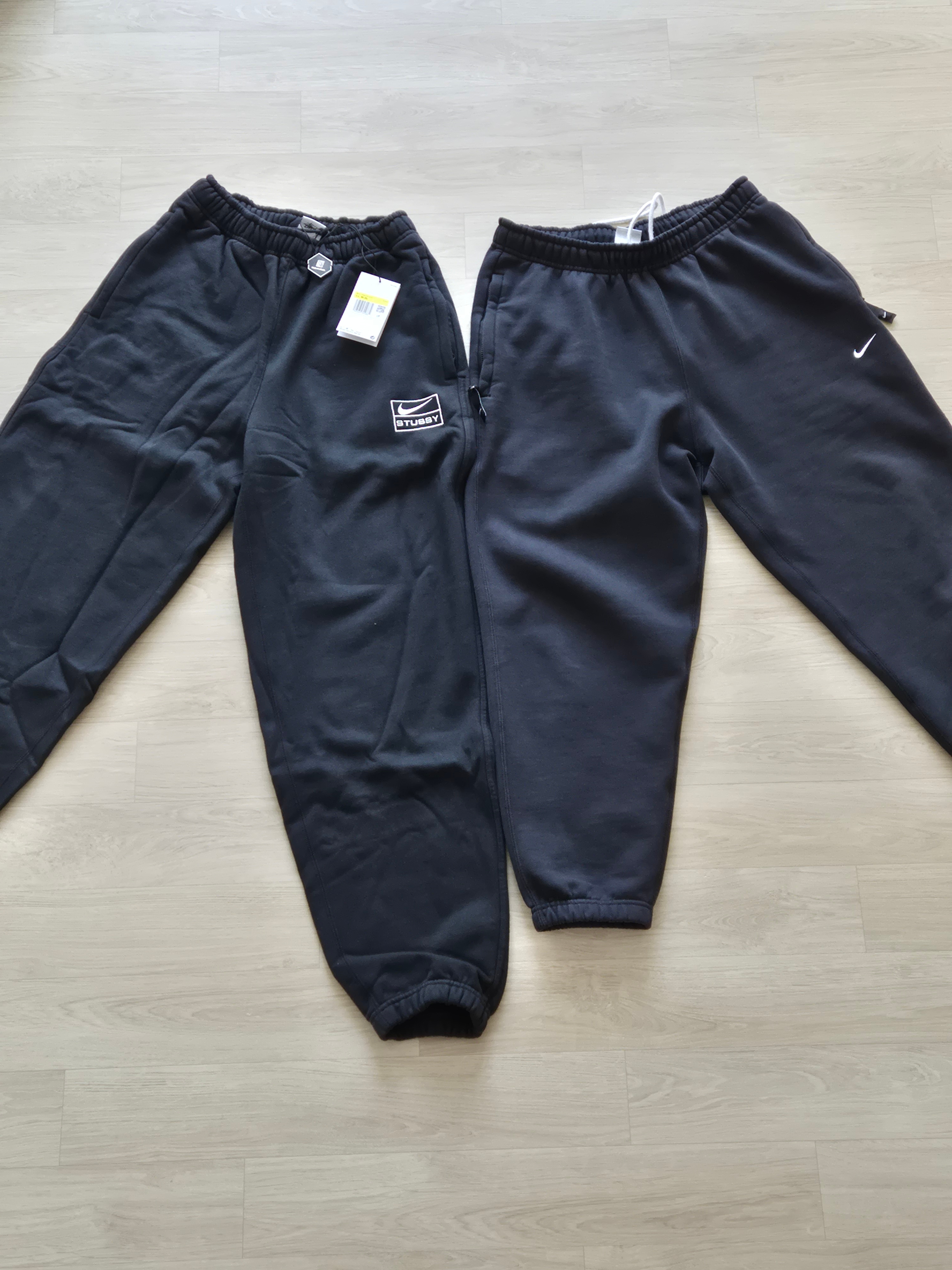 Nike x Stussy Washed Fleece Pants Black (FN5235-010), Nike Solo Swoosh Fleece Pants Black - Asia 착용 스타일 - 1