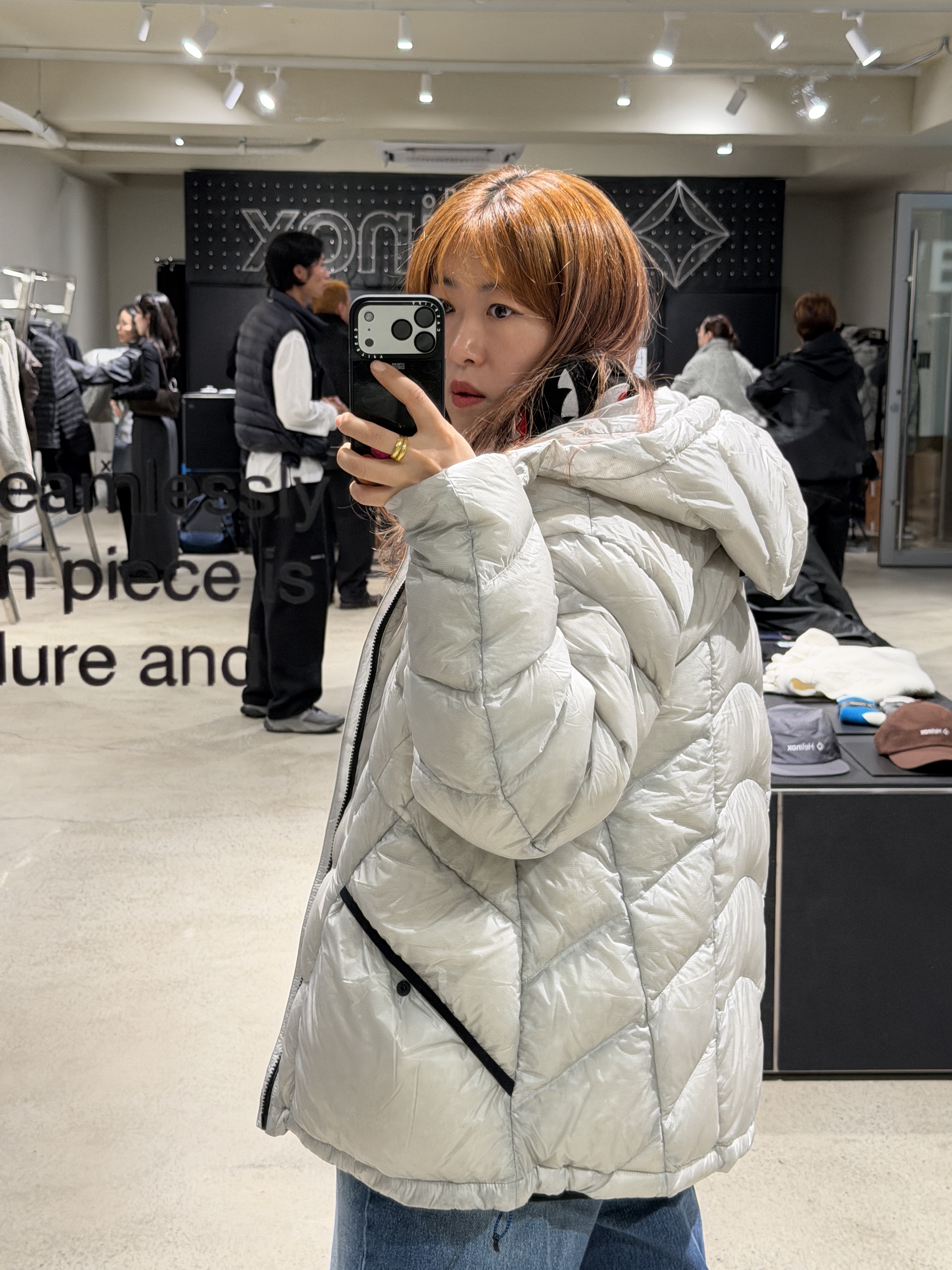 Helinox Wear Eclipse Pack Down Jacket Light Gray 착용 스타일 - 1