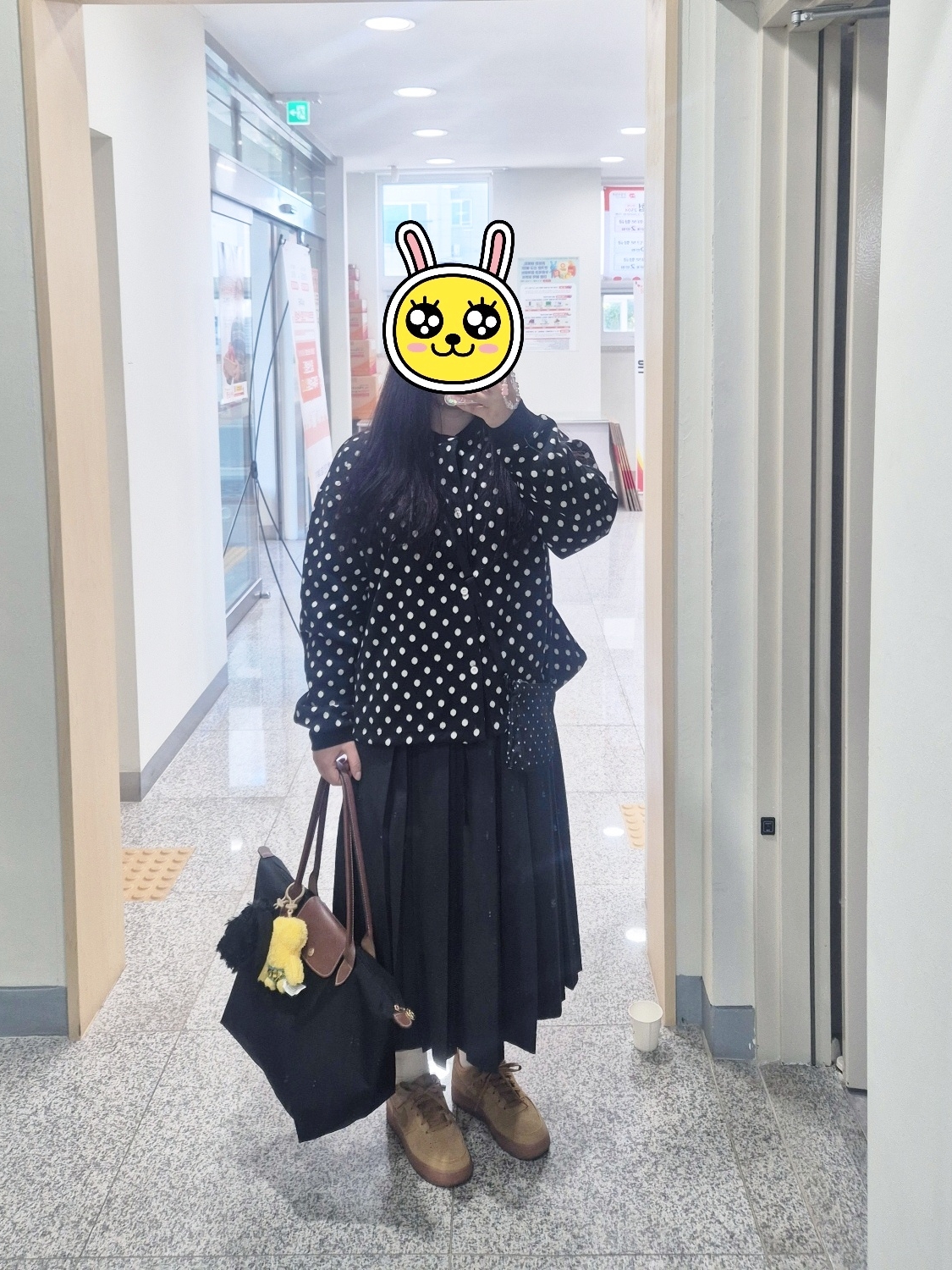 Fuggler Squidge Keyring Yellow, Fuggler Long Long Ear Keyring Black 착용 스타일