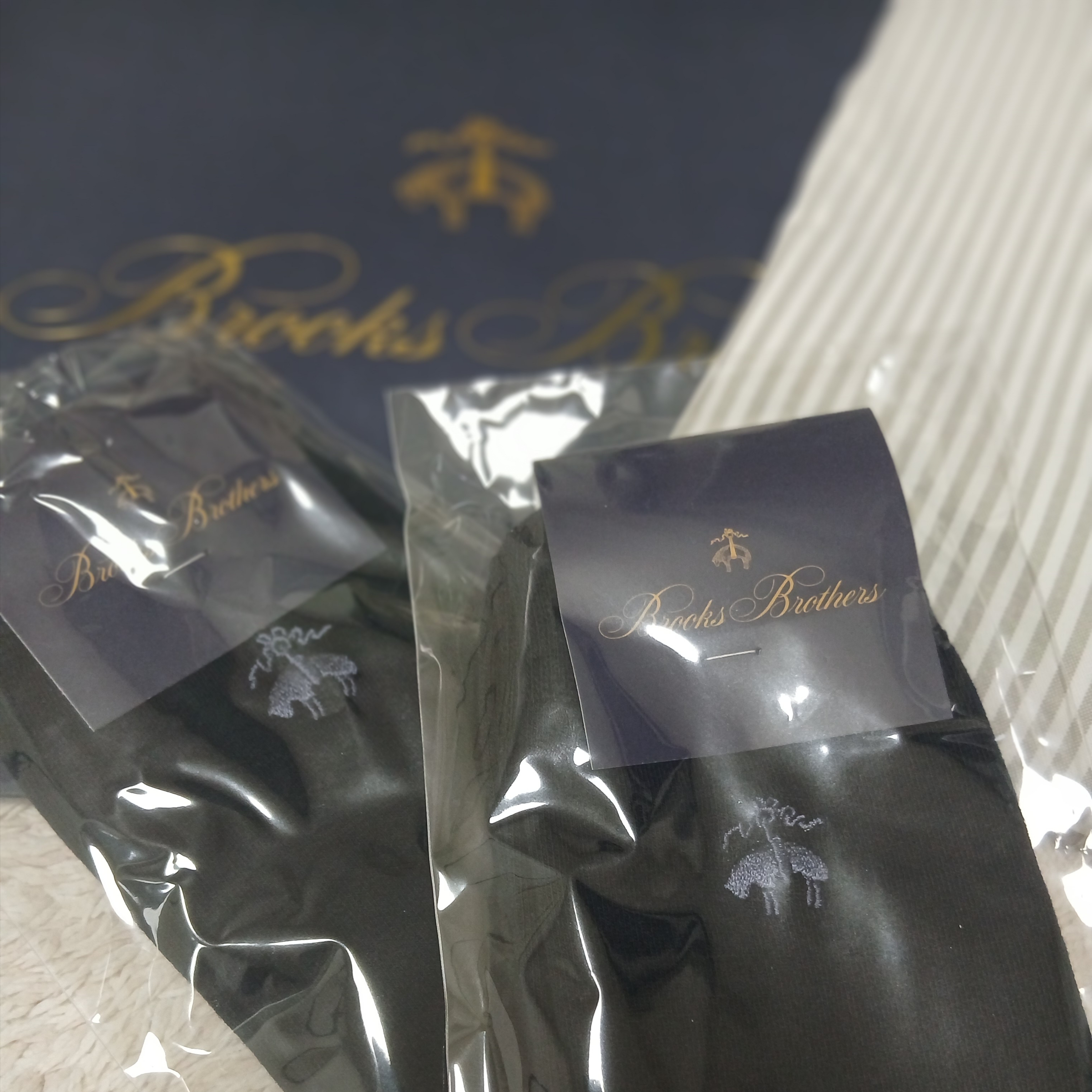Brooks Brothers Button-Down Shirt Grey 착용 스타일 - 2