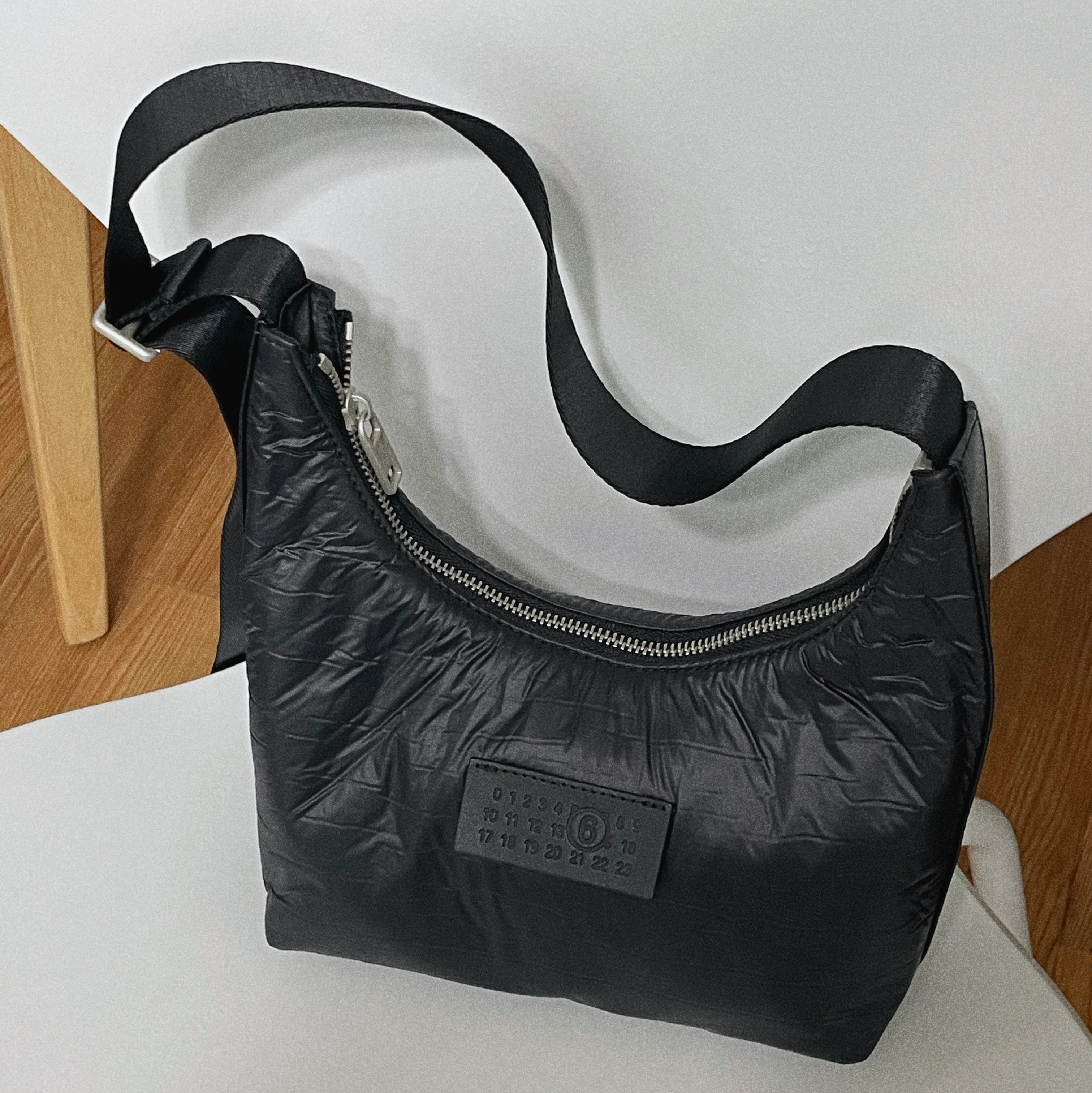 MM6 Maison Margiela Mini Hobo Bag Black 착용 스타일