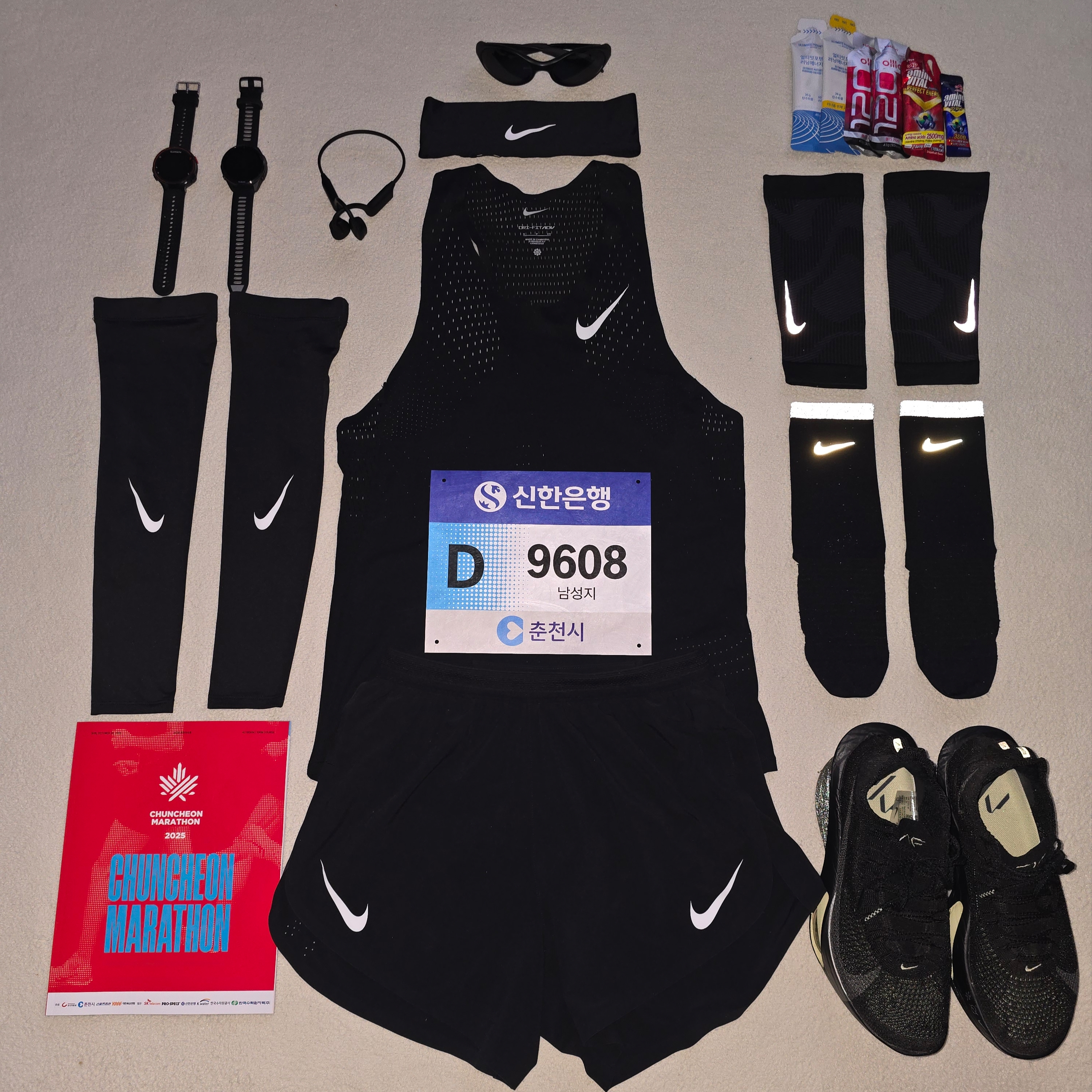 Nike Air Zoom Alphafly Next% 3 Black Olive Aura, Oakley Eye Jacket Redux Matte Black Frame Prizm Grey Lenses High Bridge Fit 착용 스타일