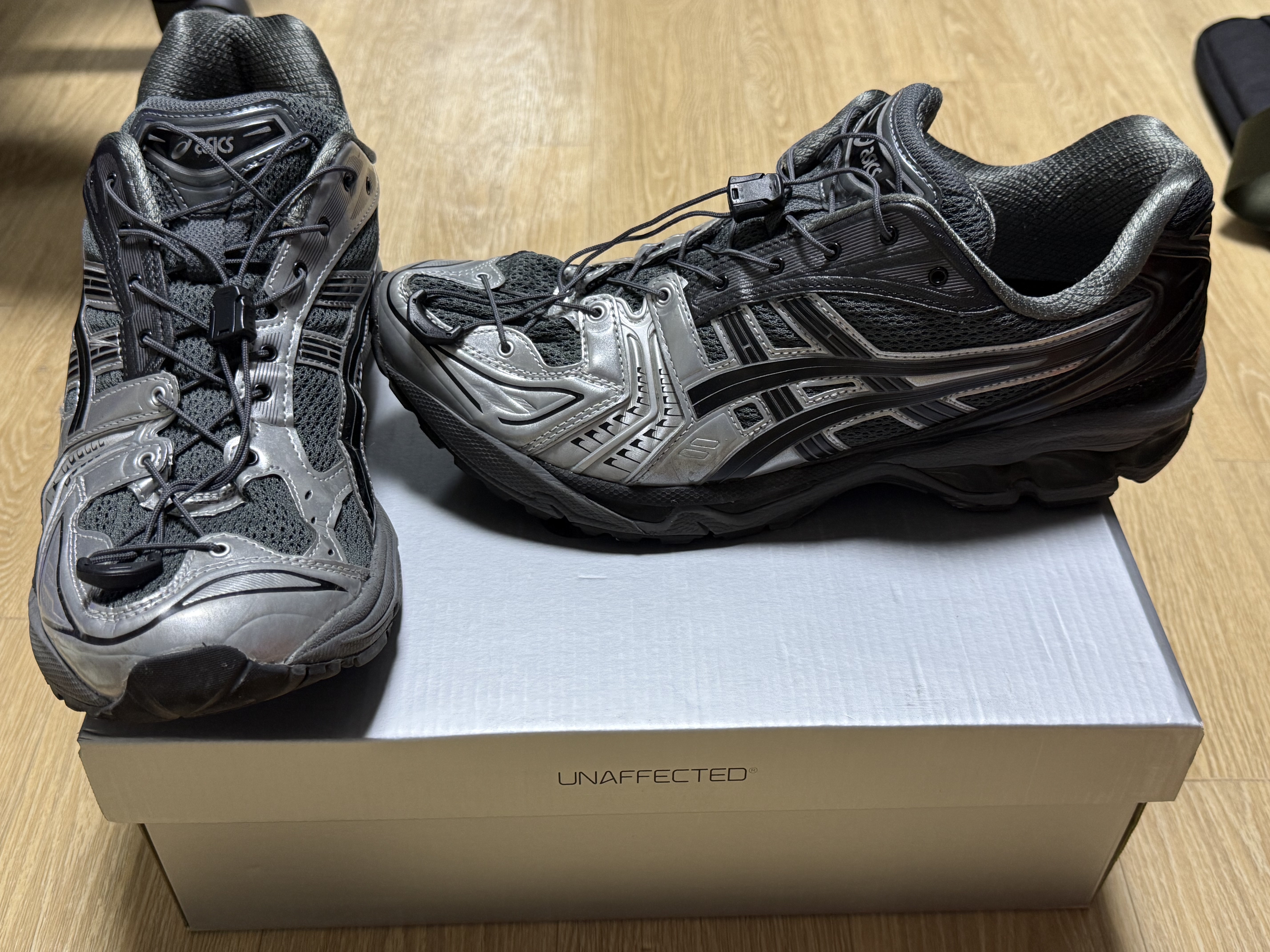 Asics x Unaffected Gel-Kayano 14 Silver Moon 착용 스타일
