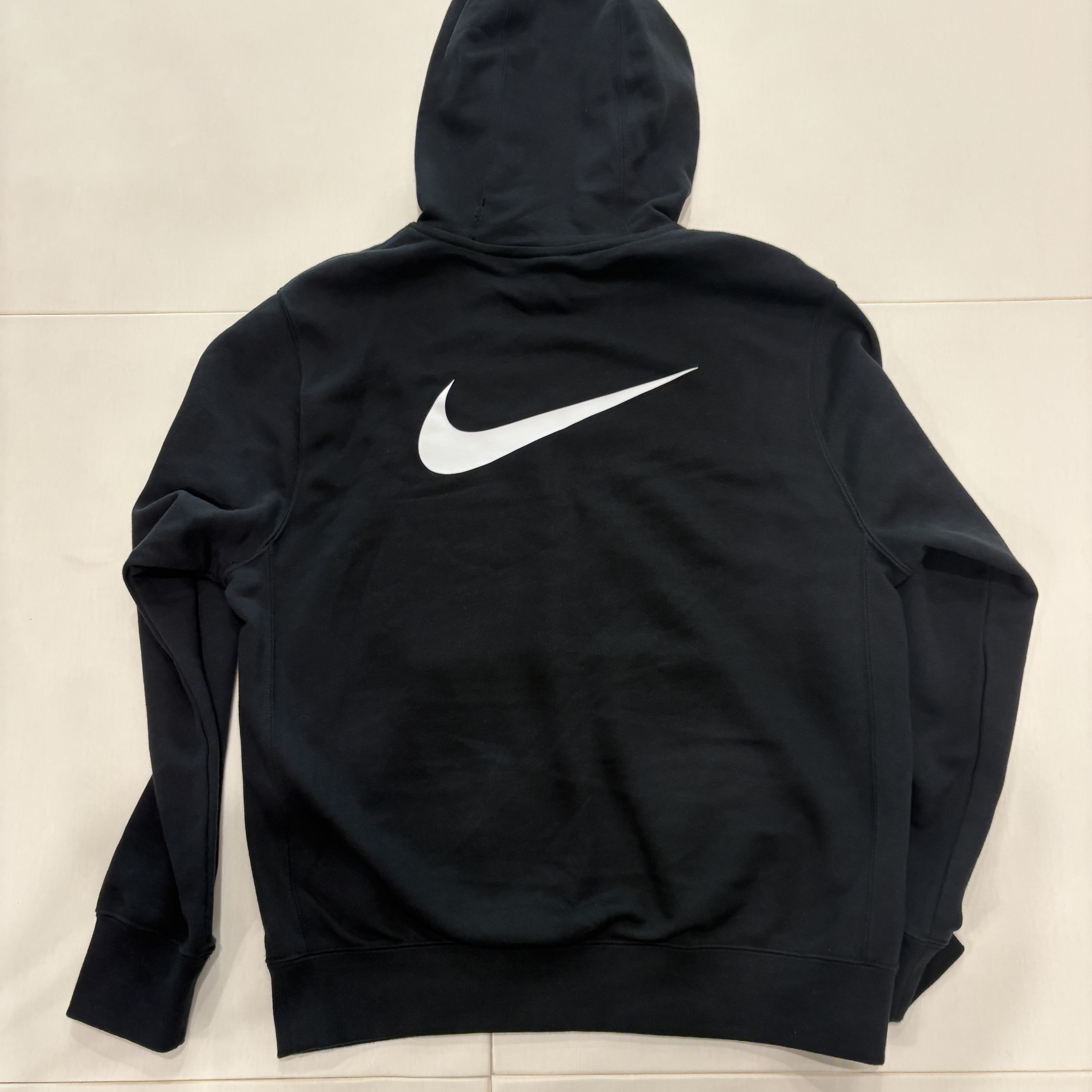 Nike Club Fleece Pullover Hoodie Black White - Asia 착용 스타일 - 2