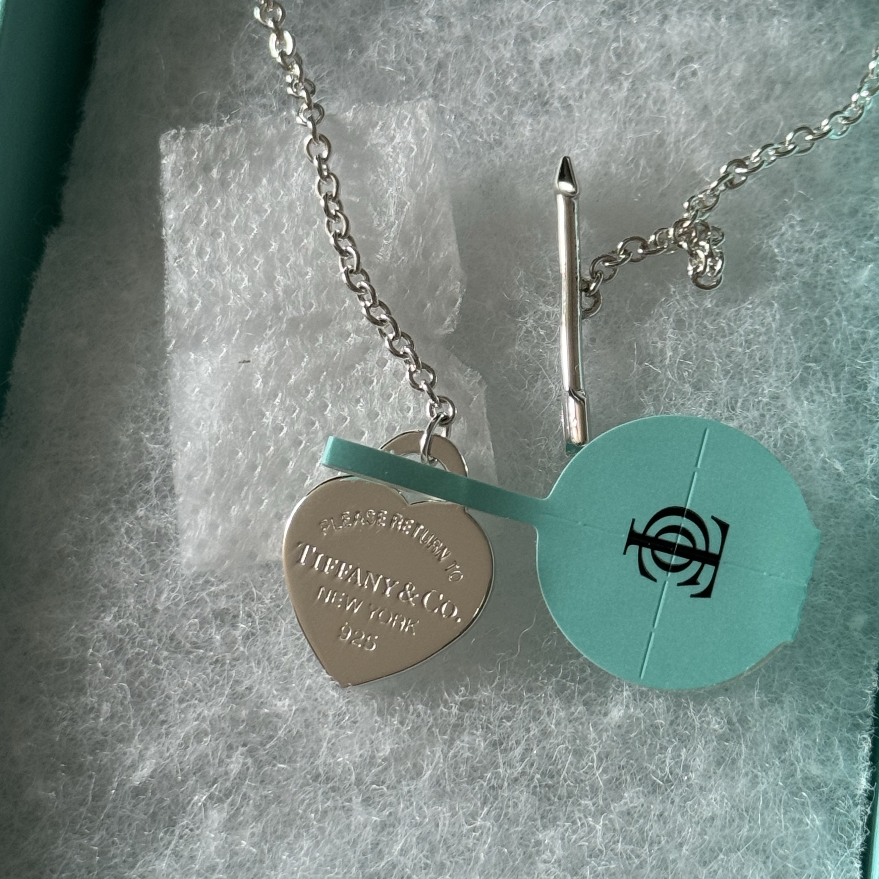 Tiffany & Co. Return To Tiffany Lovestruck Heart Tag Pandant Silver 착용 스타일 - 1