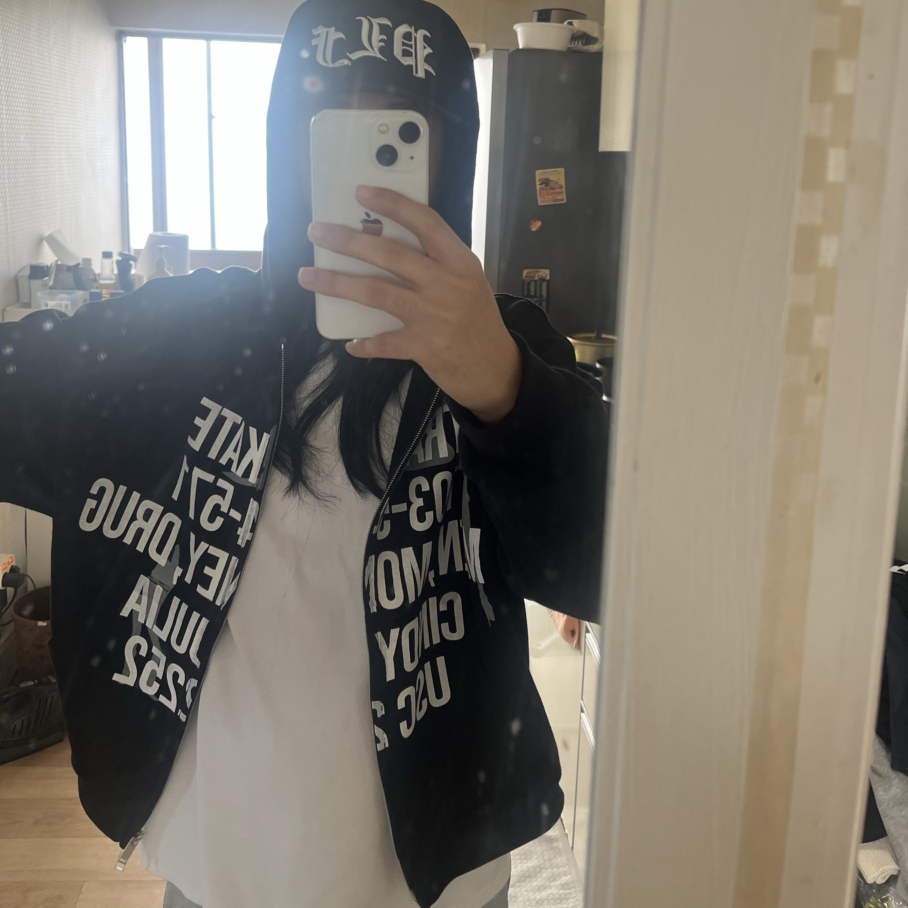 [트리플적립] PACOSPLY Tracy Zip Up Hoodie Black 착용 스타일 - 1