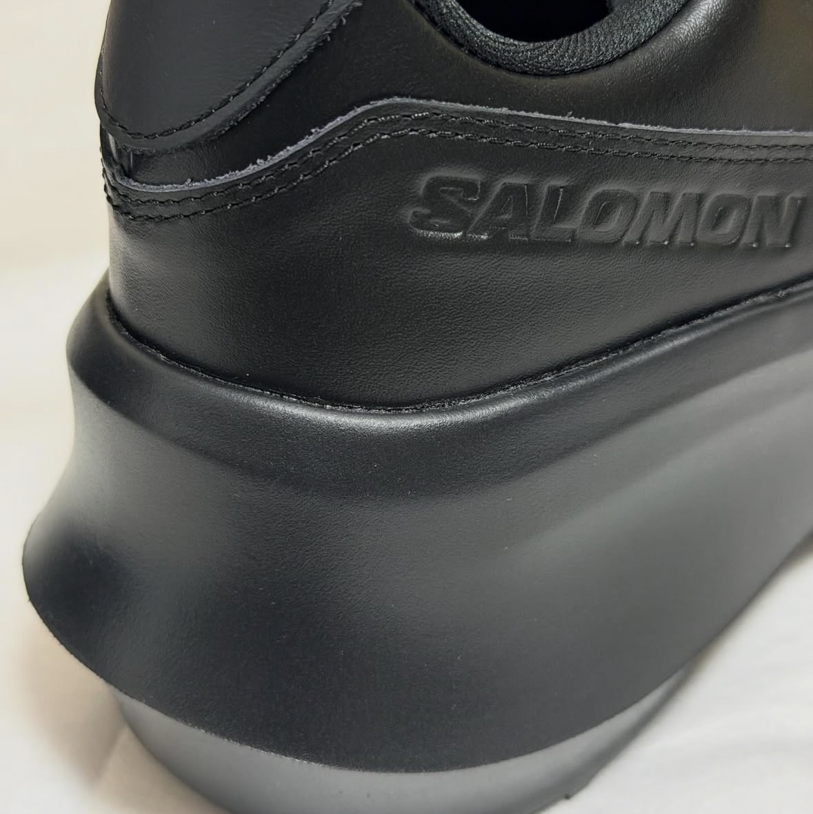 Salomon x Comme des Garcons SR811 Leather Platform Black 착용 스타일 - 6
