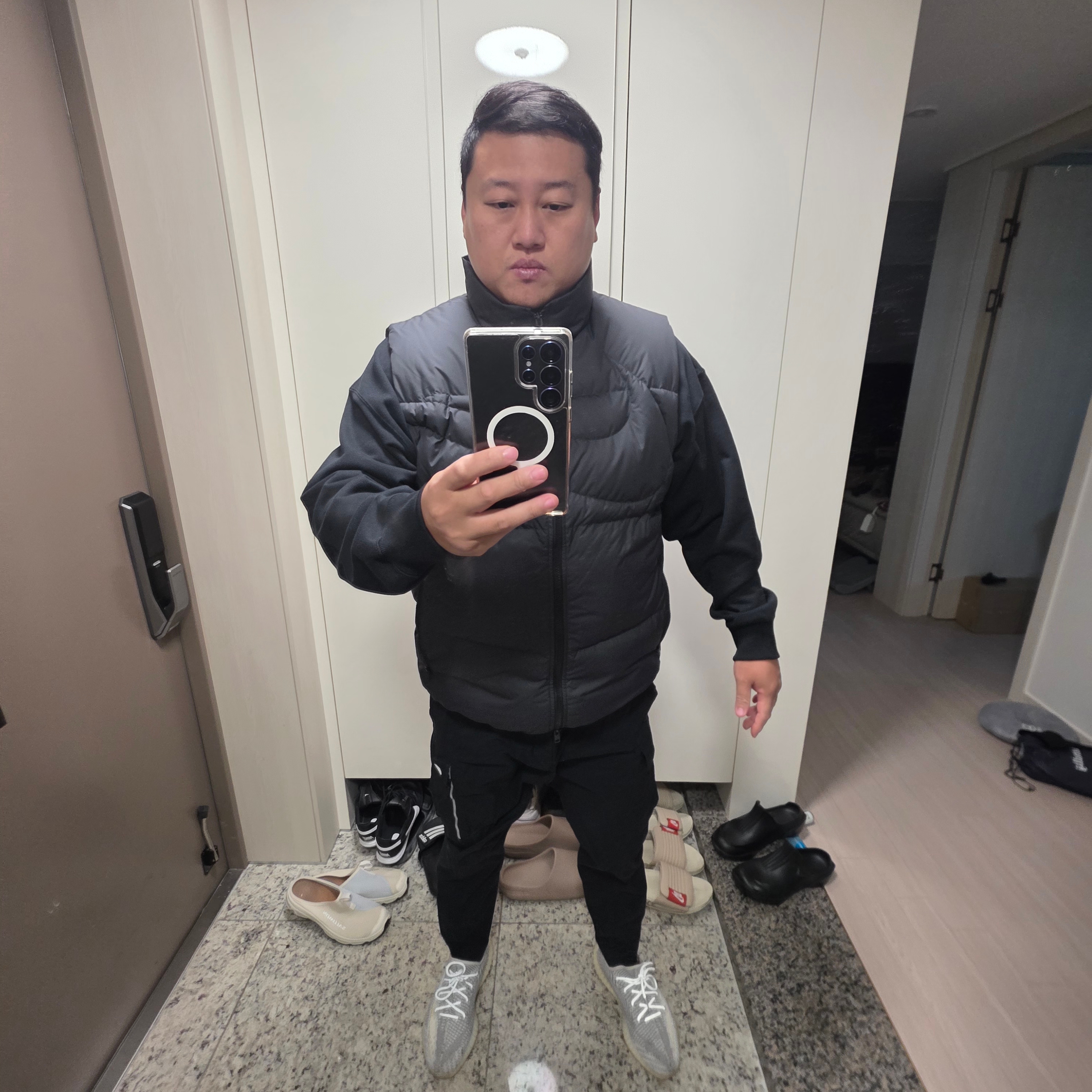 Adidas Yeezy Boost 350 V2 Yeshaya - Non-Reflective 착용 스타일 - 1