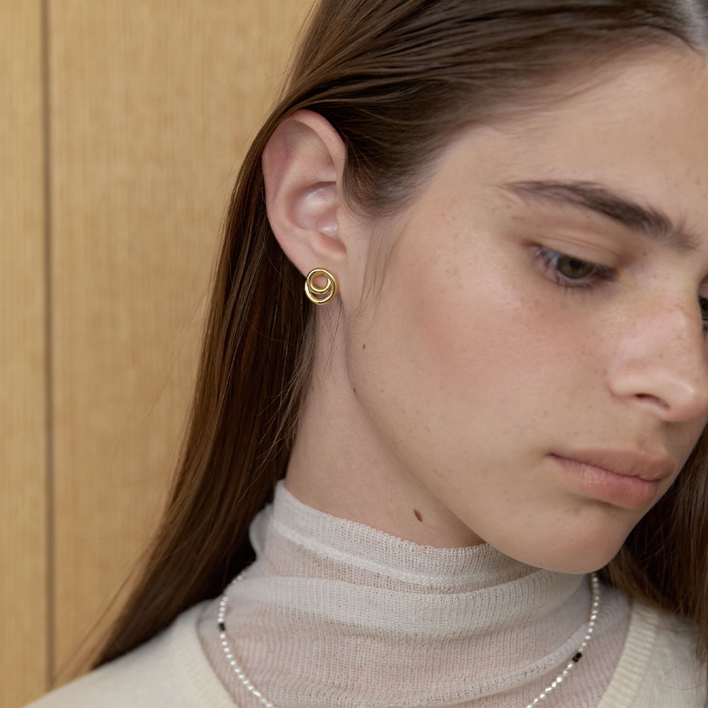 러브미몬스터 동그라미 매듭 귀걸이 골드(lovememonster Circle Knot Earrings Gold) - 3
