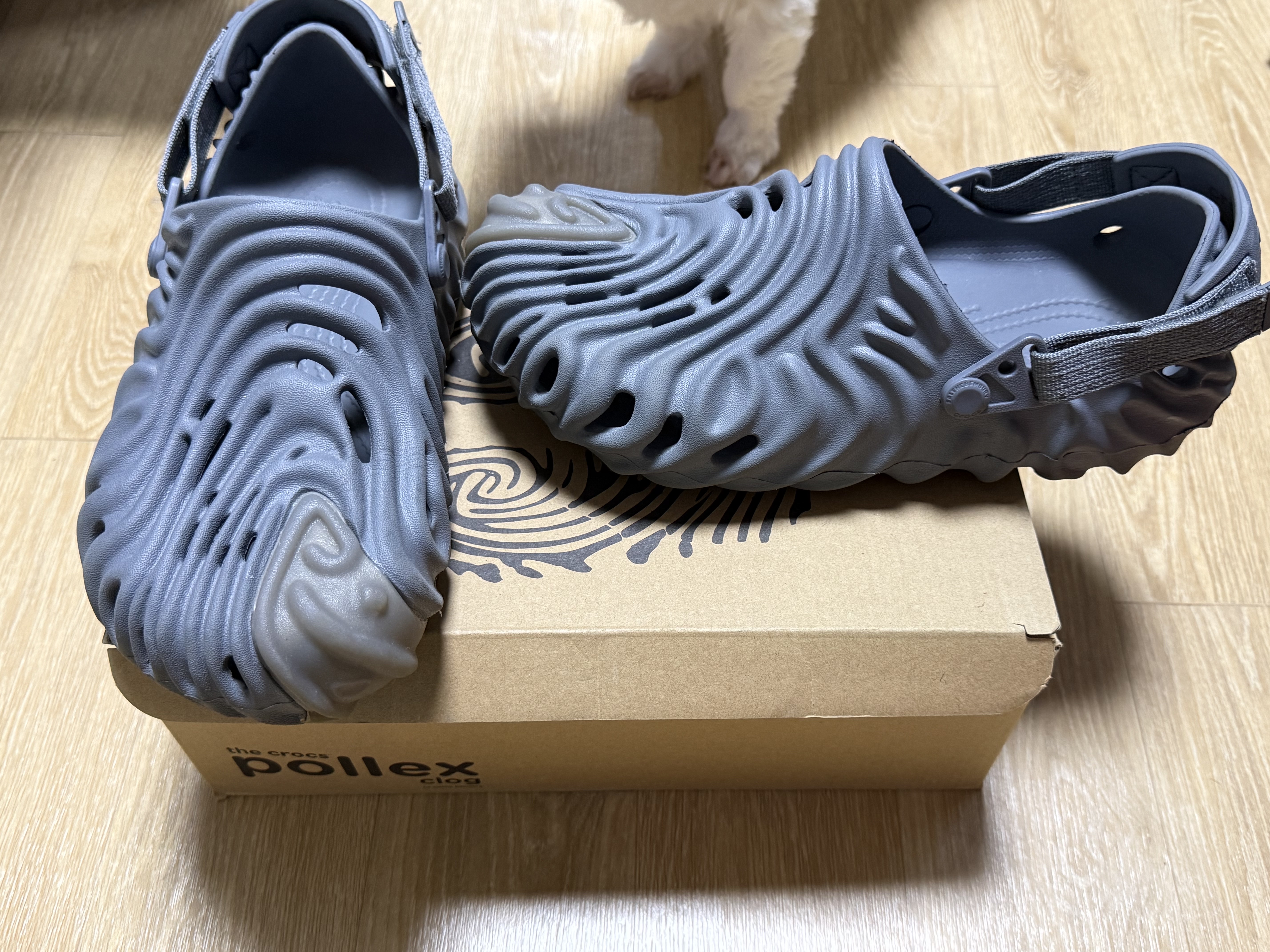 Crocs x Salehe Bembury Pollex Clog Niagara 착용 스타일