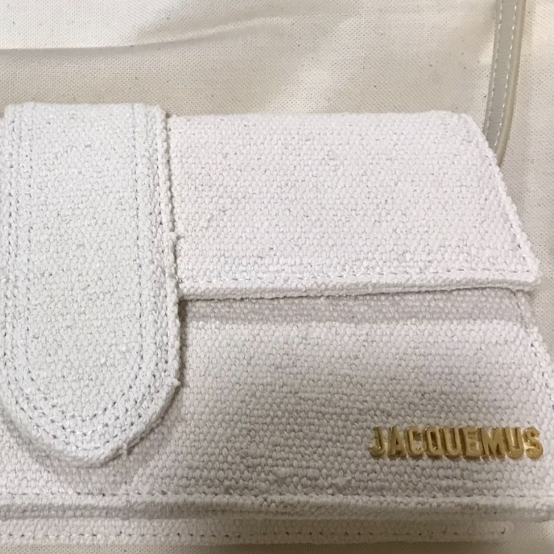 Jacquemus Le Bambino Long Flap Bag Off White 착용 스타일