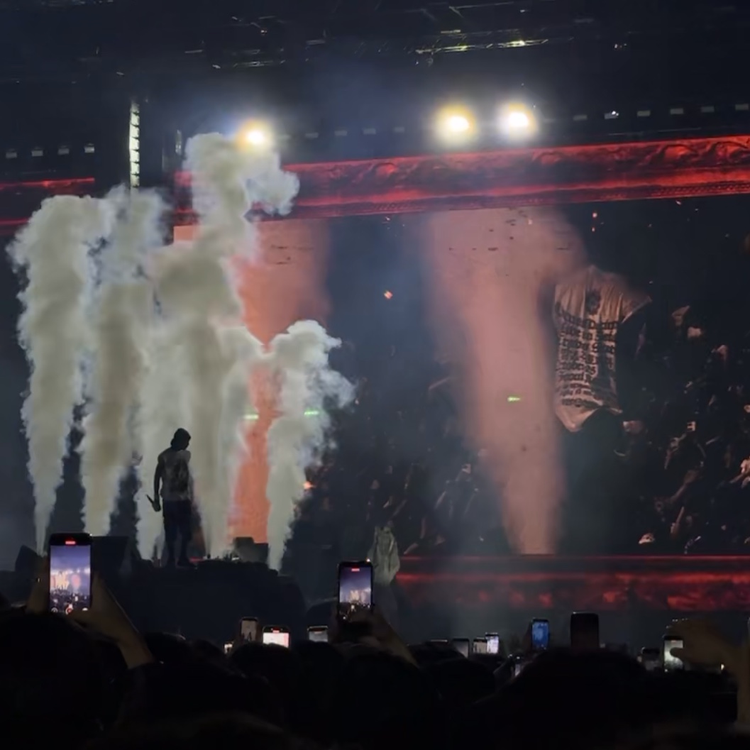 Travis Scott Circus Maximus Stadium Tour 25 T-Shirts Off White - Korea Exclusive 착용 스타일 - 2