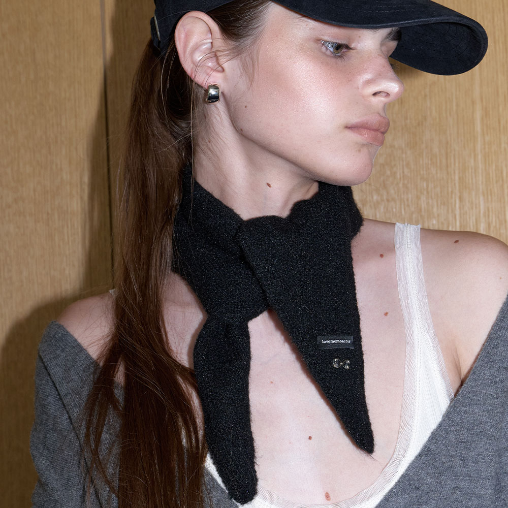 러브미몬스터 쁘띠 삼각 울 스카프 블랙(lovememonster Petit Triangle Wool Scarf Black) - 4