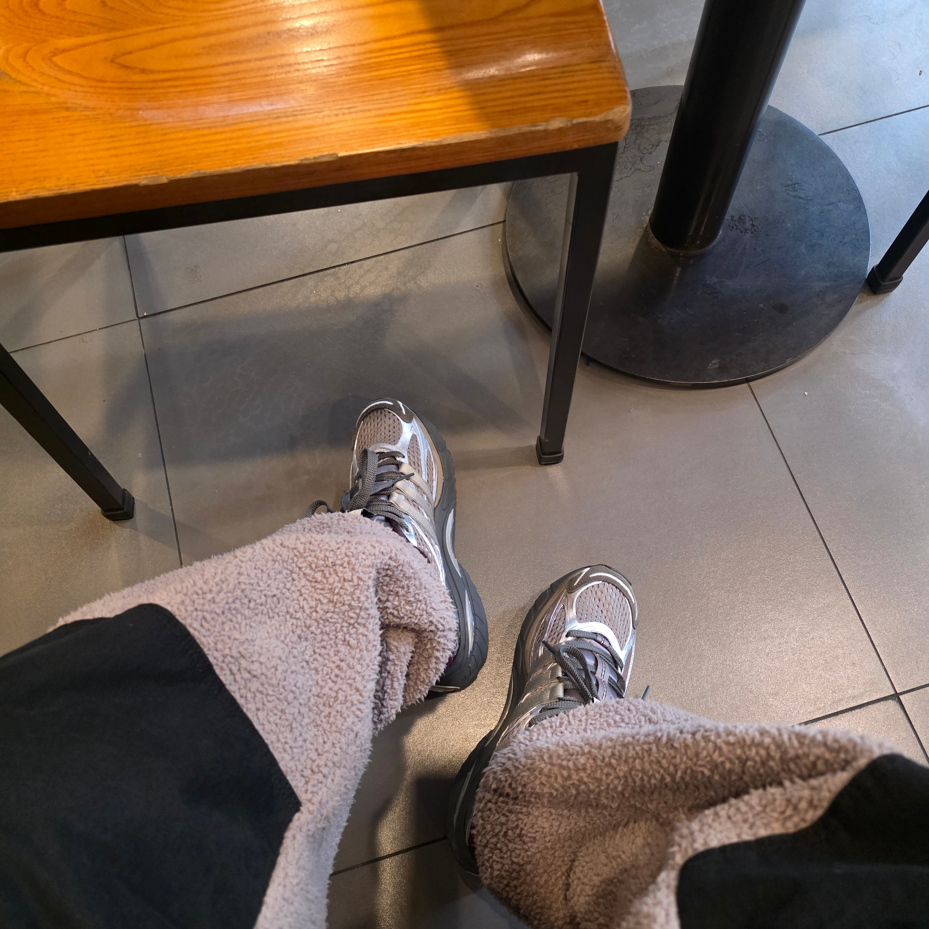 Adidas x Song for the Mute Adistar Cushion Taupe Metallic Granite 착용 스타일