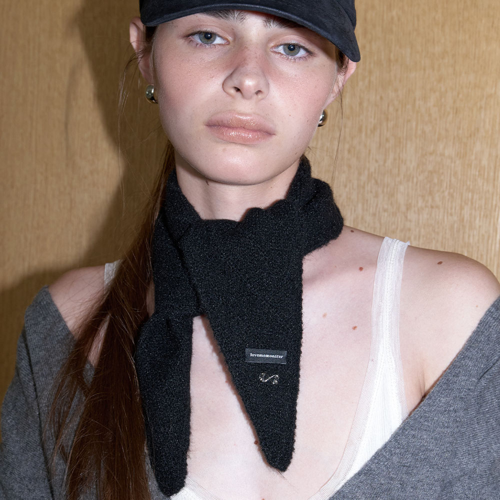 러브미몬스터 쁘띠 삼각 울 스카프 블랙(lovememonster Petit Triangle Wool Scarf Black) - 2
