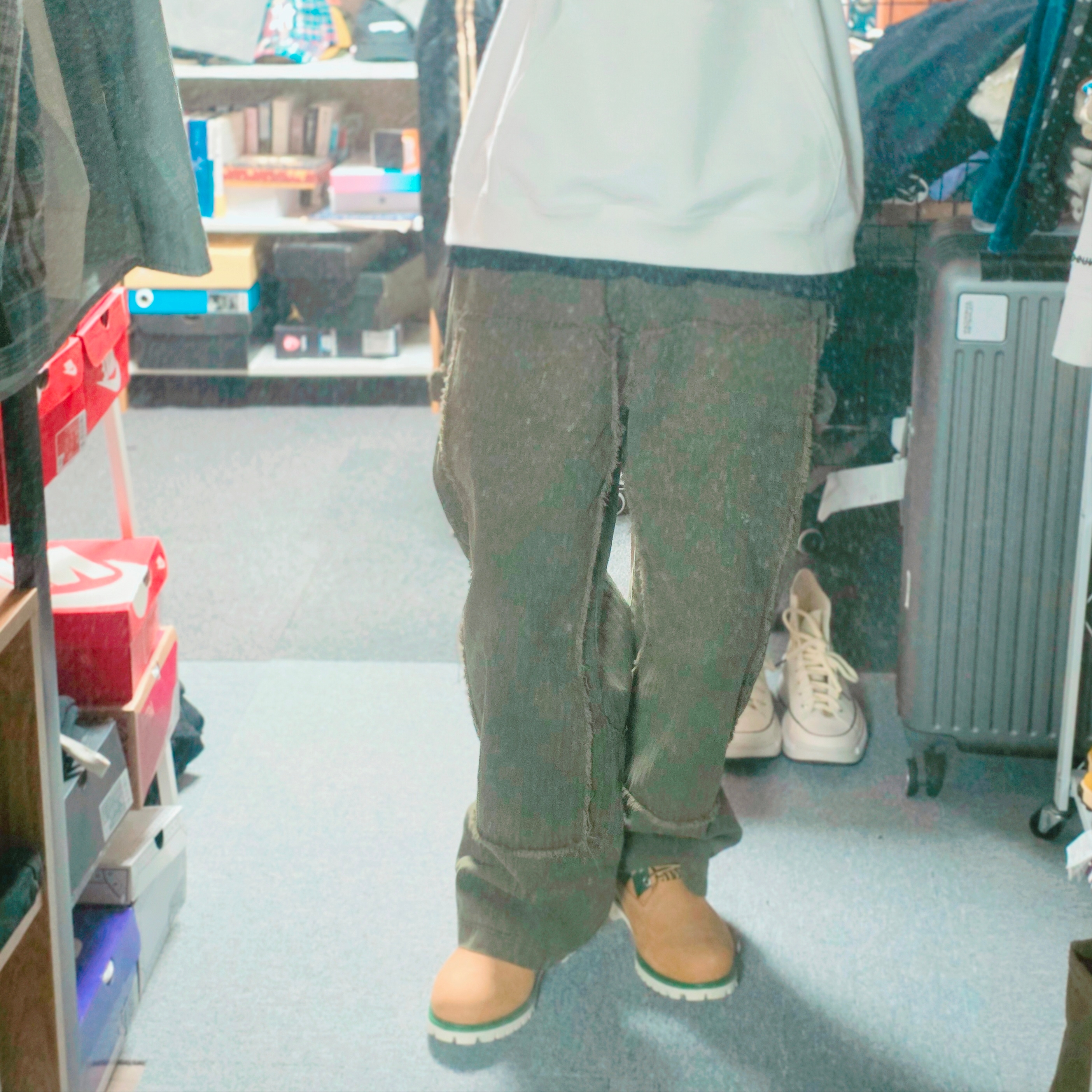 KASINA x Timberland 6 In Premium Vibram GTX Wheat, Converse x Fragment Hoodie White 착용 스타일 - 2