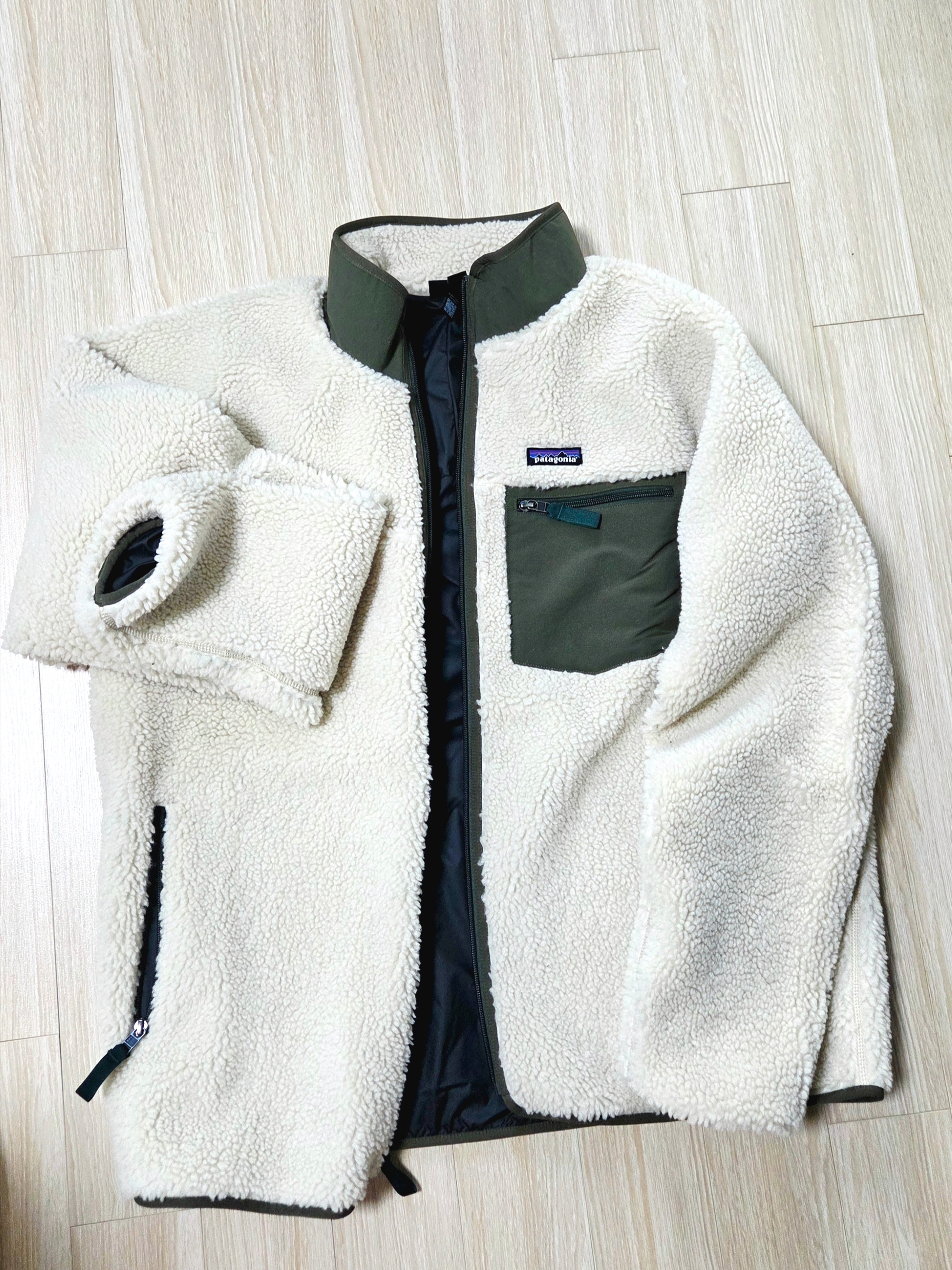 Patagonia Classic Retro-X Fleece Jacket Dark Natural W Basin Green 착용 스타일