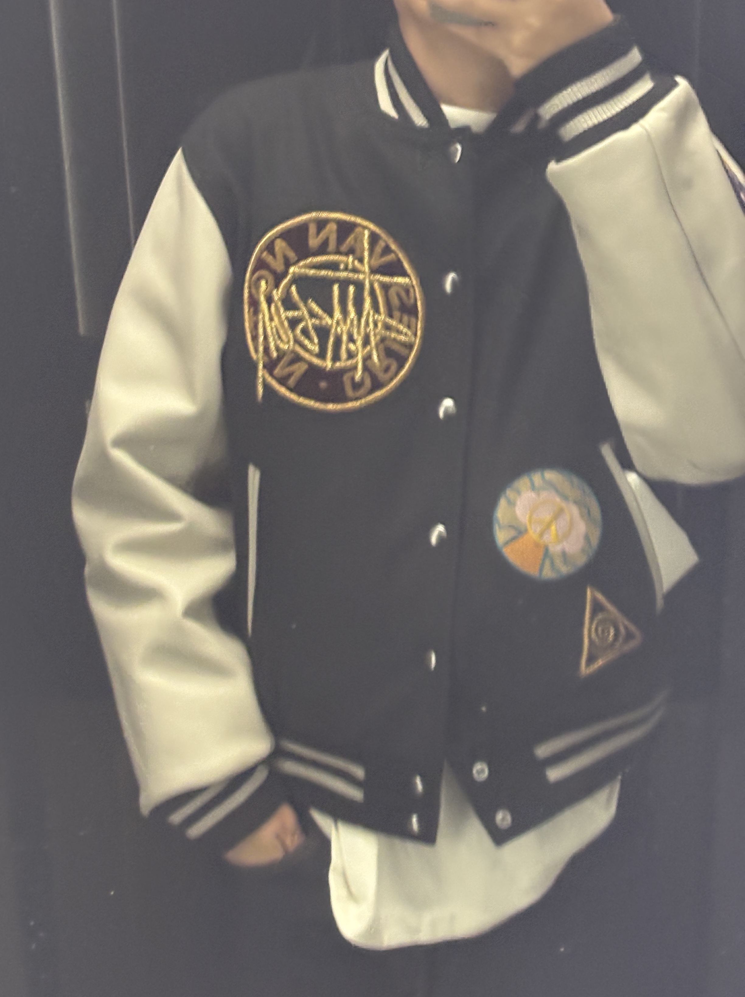 Stussy x Dries Van Noten Varsity Jacket Black, Saint Mxxxxxx Love Ur Saint L/S T-Shirt White - 24AW 착용 스타일