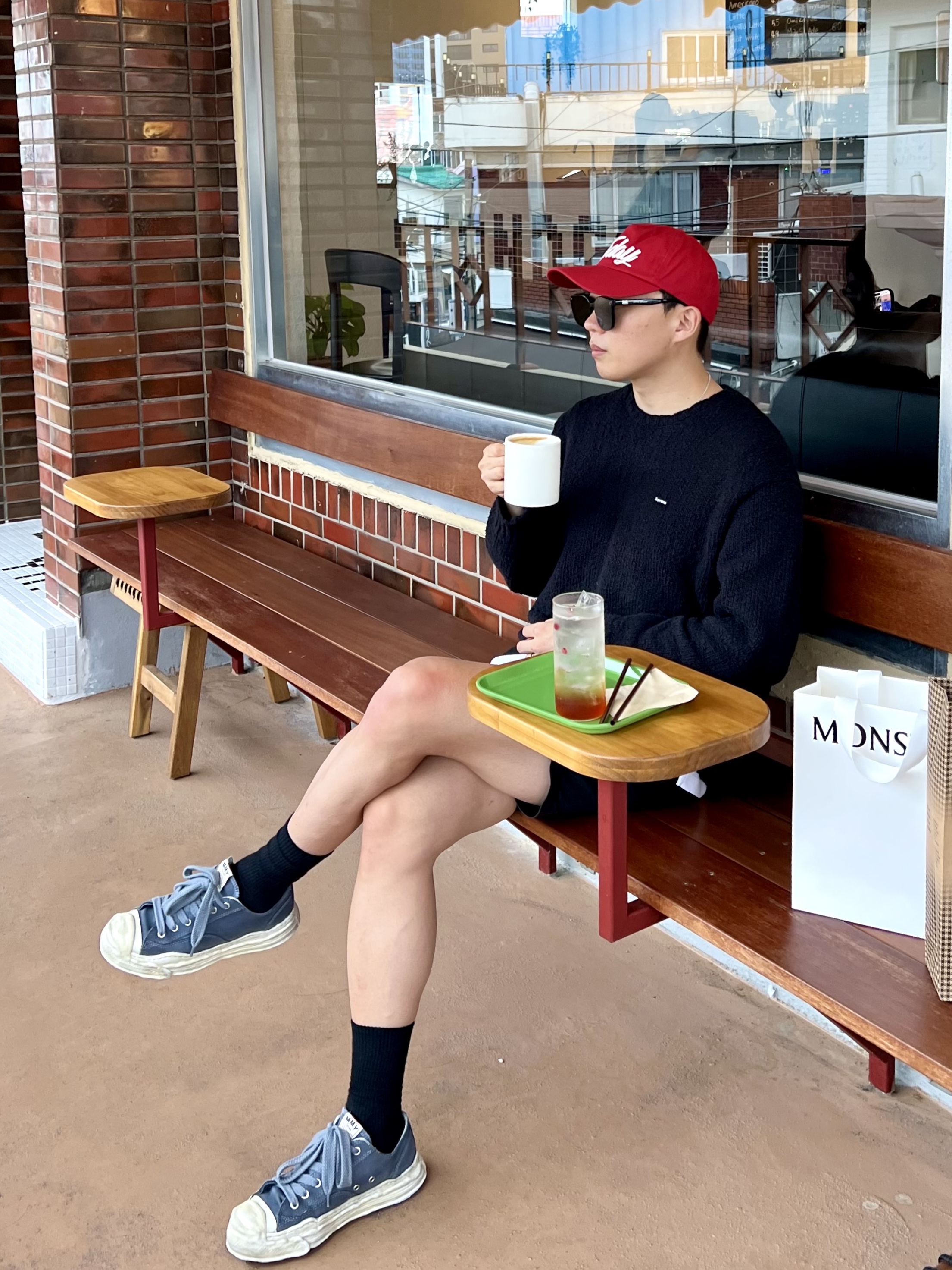 Supreme Boucle Small Box Sweater Black - 24SS, Maison Mihara Yasuhiro Hank OG Sole Bleach Wash Denim Canvas Low-top Sneakers Gray 착용 스타일