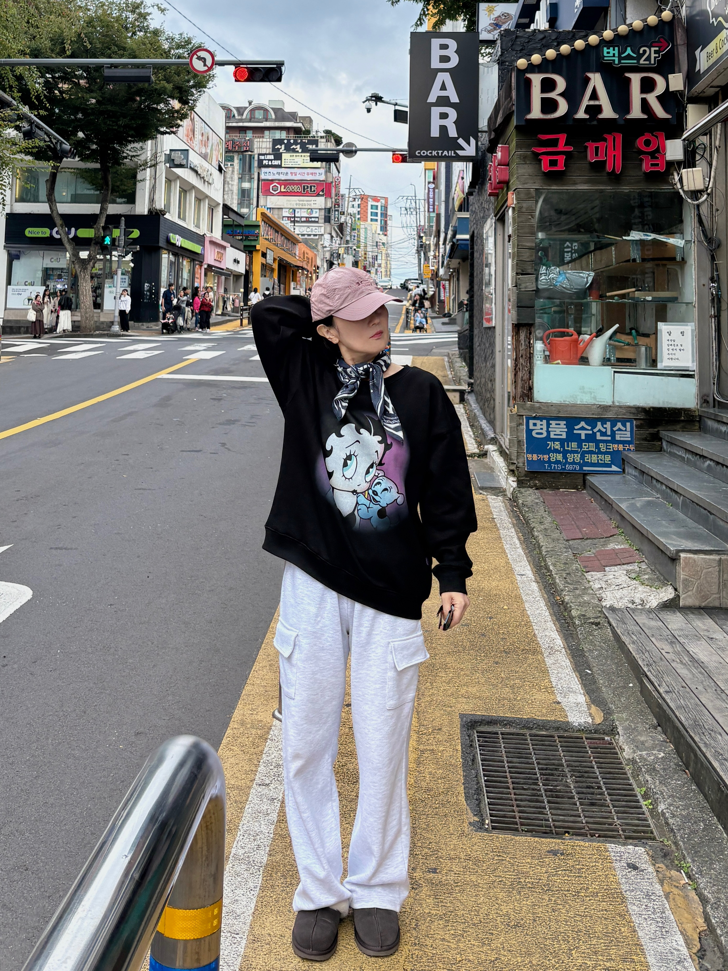 (W) Rockfishweatherwear Original Winter Slipper Choco 착용 스타일 - 4