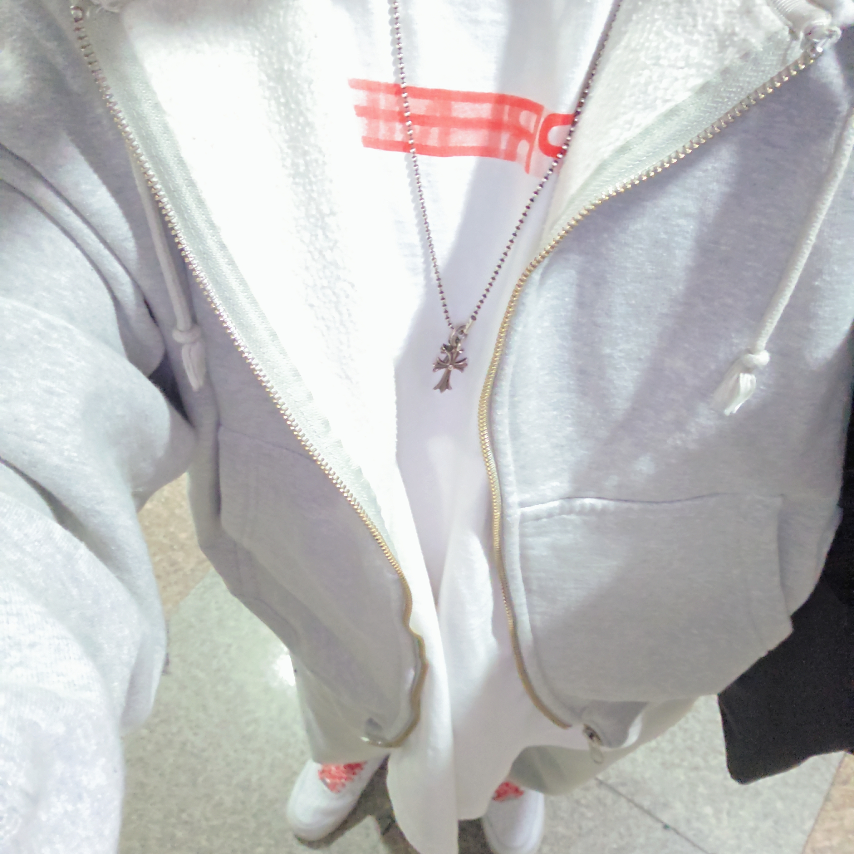 Nike x Stussy Full Zip Fleece Hoodie Grey Heather (FJ9181-050), Nike x Stussy Fleece Pants Grey Heather (FN5231-050) 착용 스타일