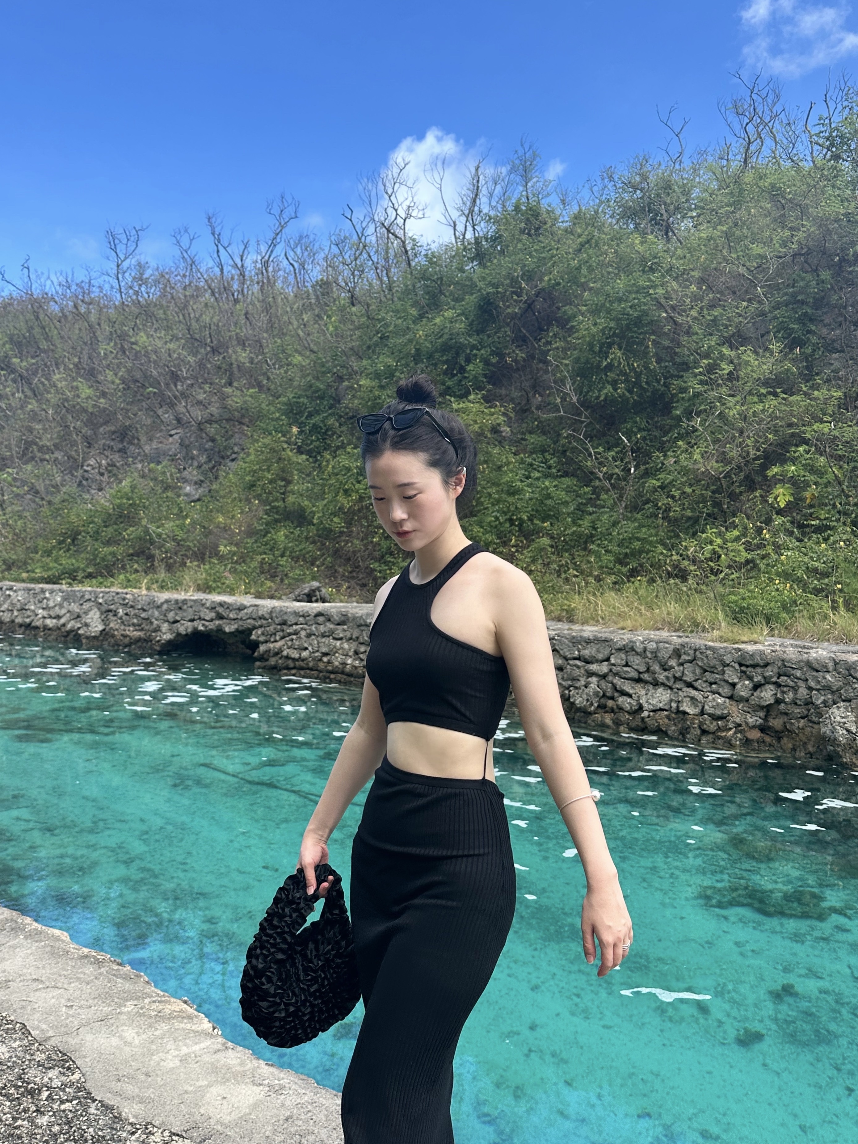 COS Dahlia Micro Bag Black 착용 스타일 - 1