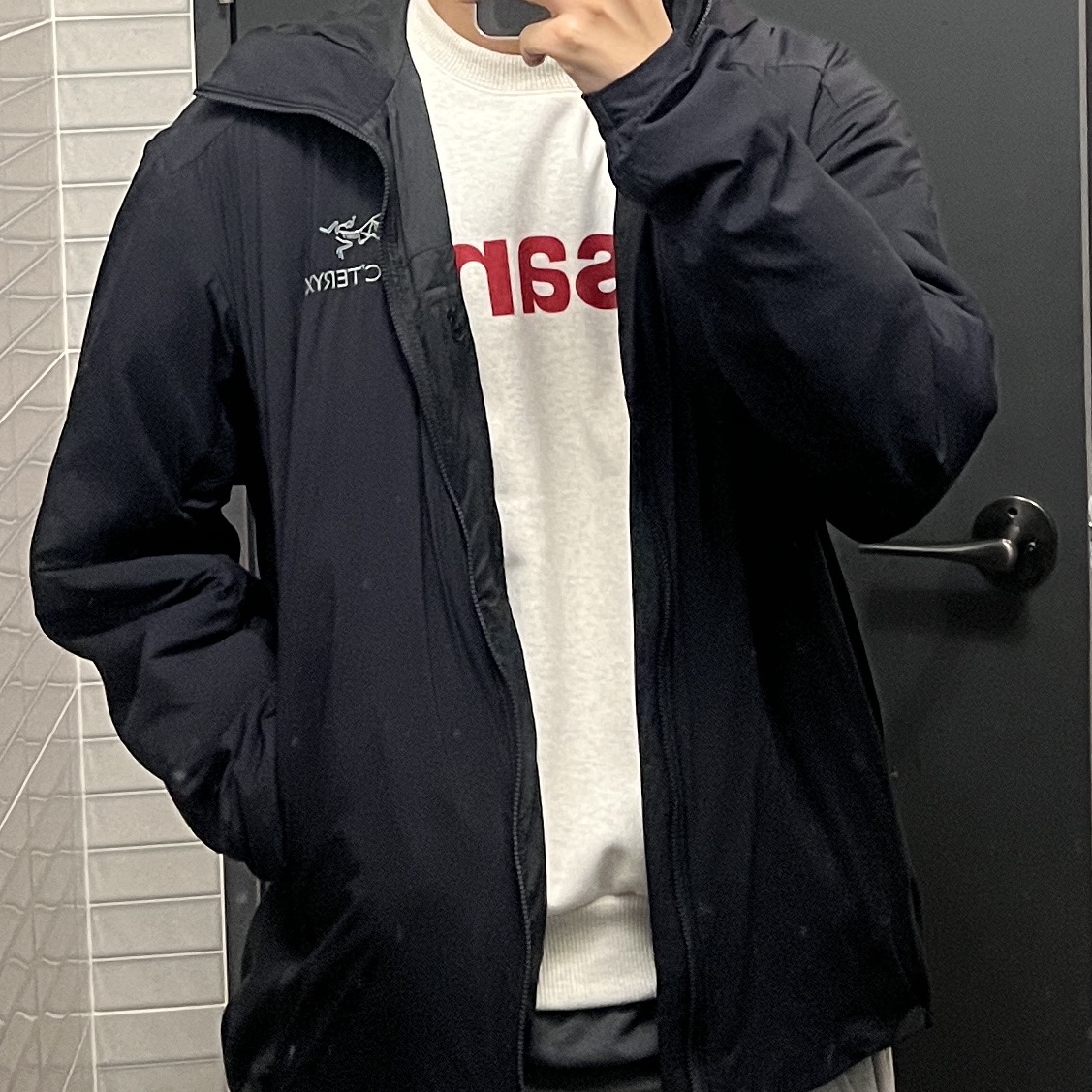 Arc'teryx Atom Hoody Black 착용 스타일