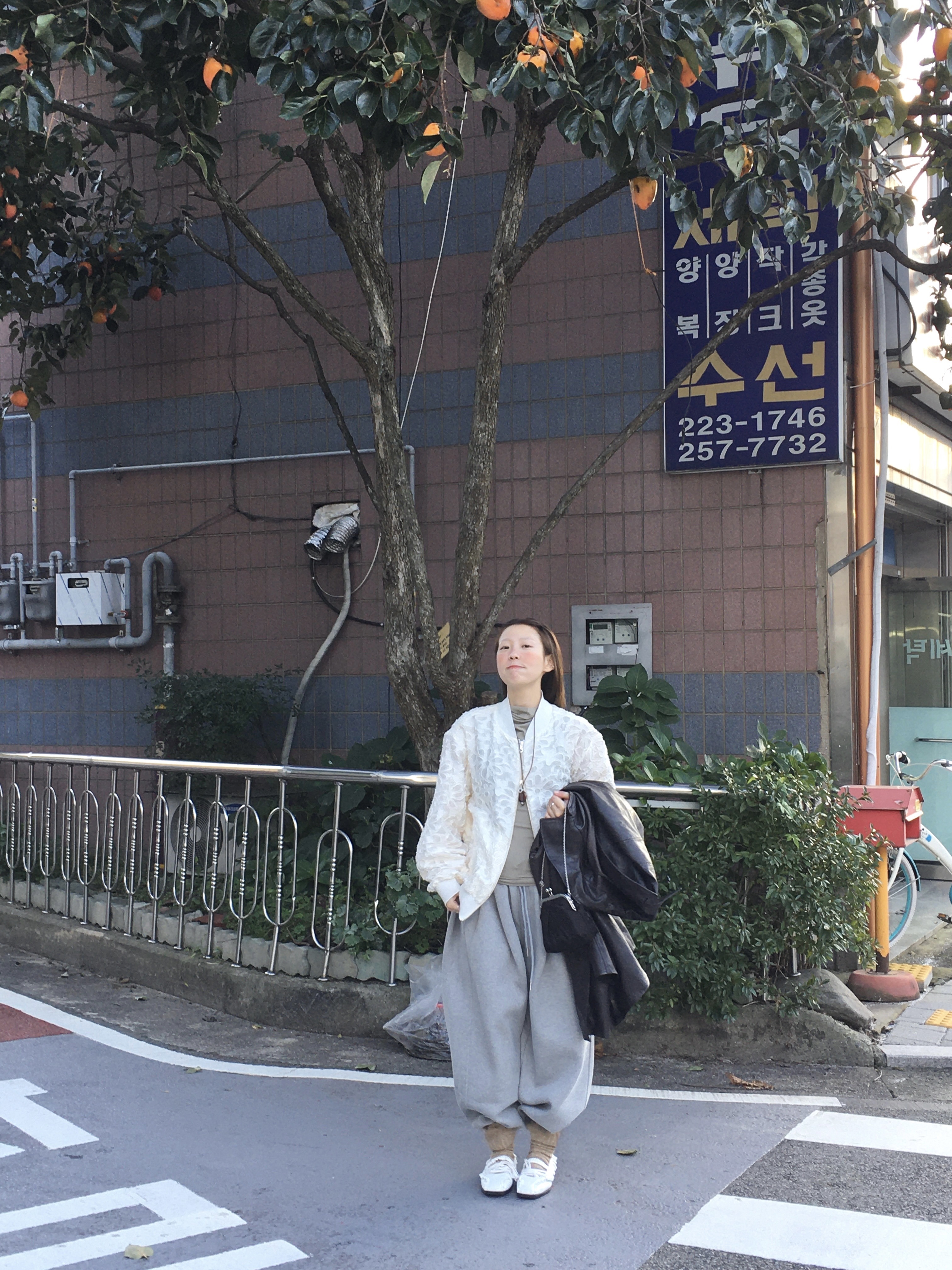 Undermycar Mu.03 Anti Fxxking Logo Play Oversized Sweat Jogger Melange Gray 착용 스타일 - 2