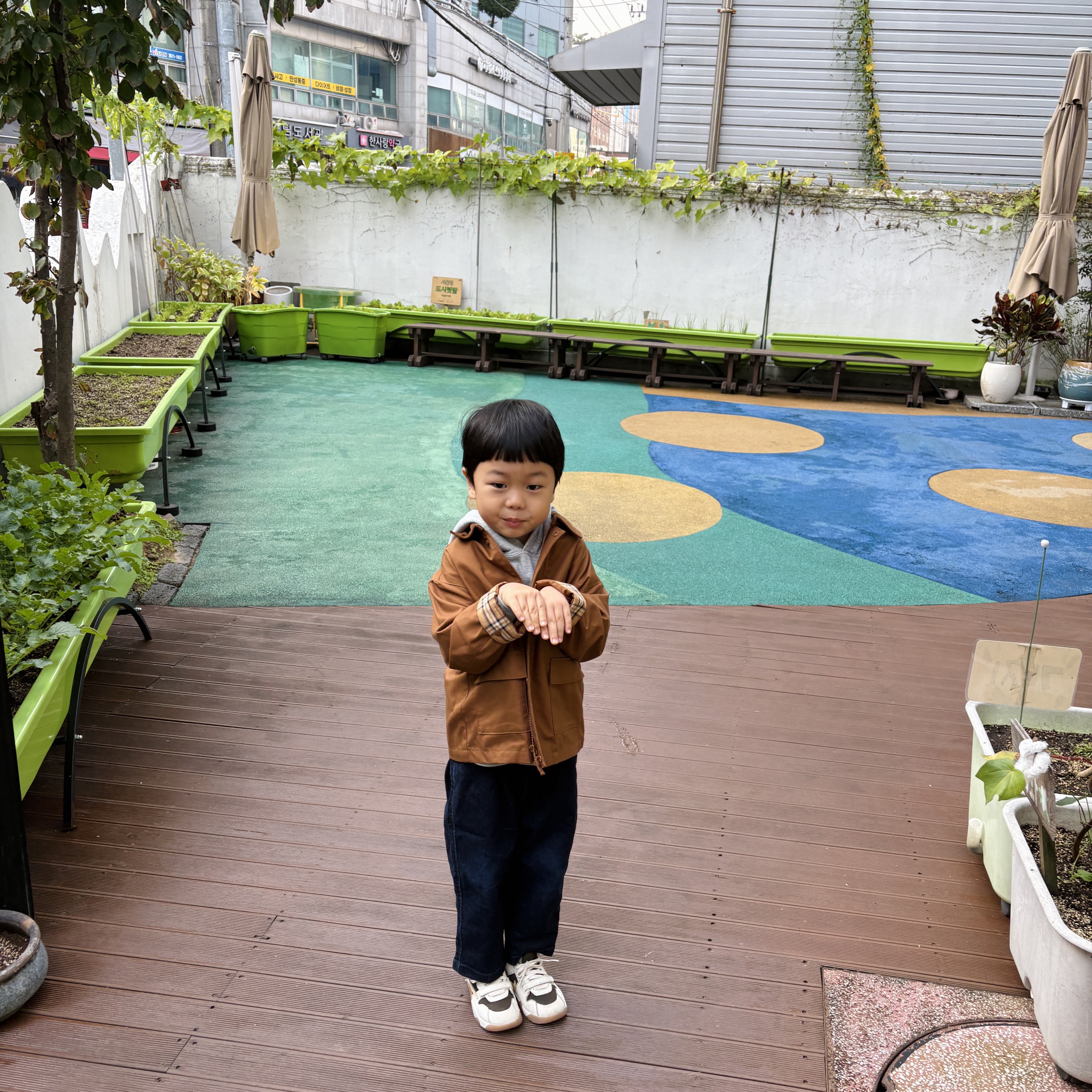 (Kids) Uniqlo UT x CPFM x SpongeBob Sweat Pull Parka A Gray - KR, (TD) Jordan x Travis Scott Jumpman Jack TR Sail and Dark Mocha 착용 스타일 - 3