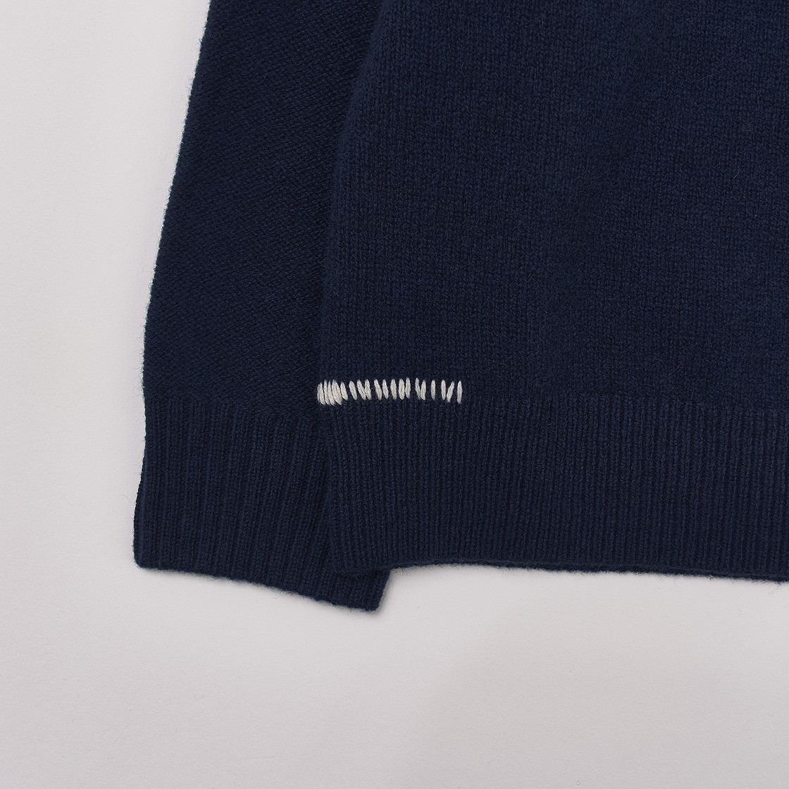 (키즈) 유니클로 x 안야 힌드마치 프리미엄 램스울 롱슬리브 크루넥 스웨터 블루 - KR((Kids) Uniqlo x Anya Hindmarch Premium Lambswool Long Sleeve Crew Neck Sweater Blue - KR) - 4