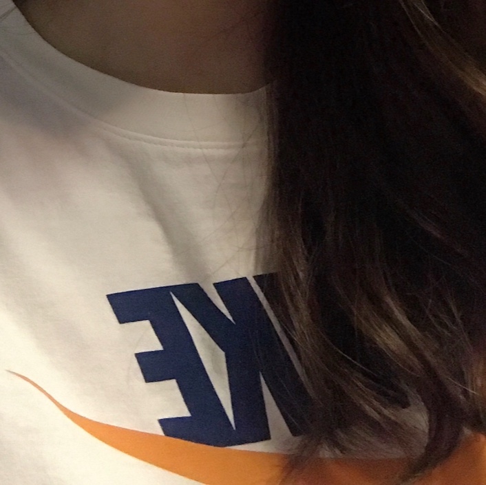 Nike NSW New York Futura T-Shirt White Gold 착용 스타일